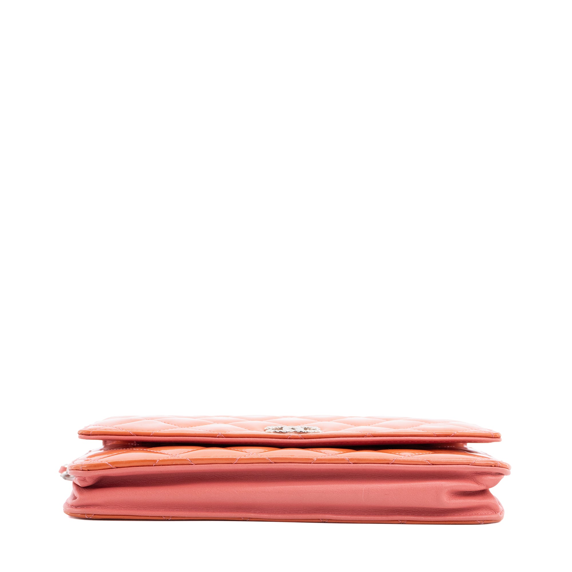 CHANEL - Sac à bandoulière Wallet On Chain Classique/Timeless Chanel en cuir verni orange