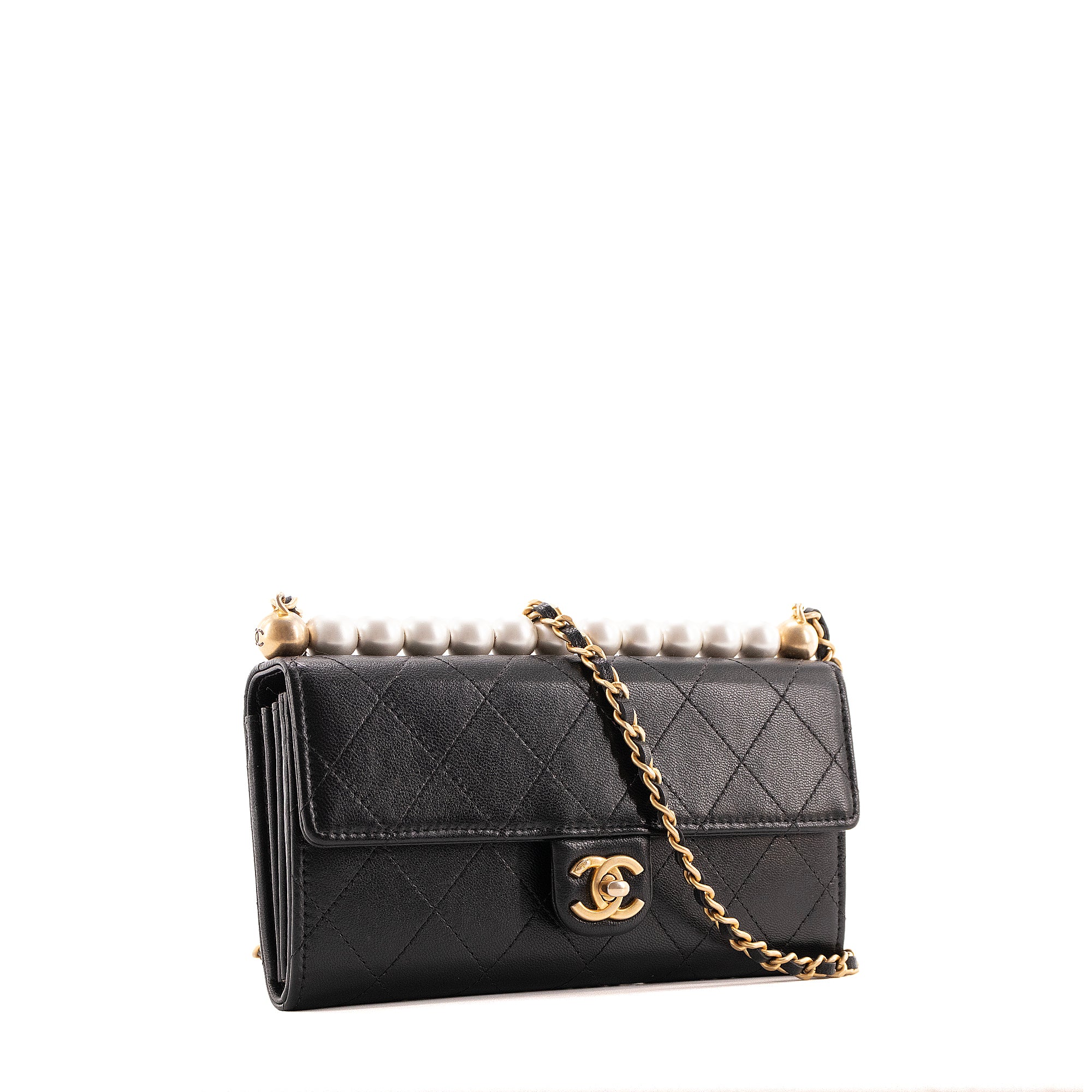 CHANEL - Sac à bandoulière Wallet on Chain Pearl Chanel en cuir lisse noir