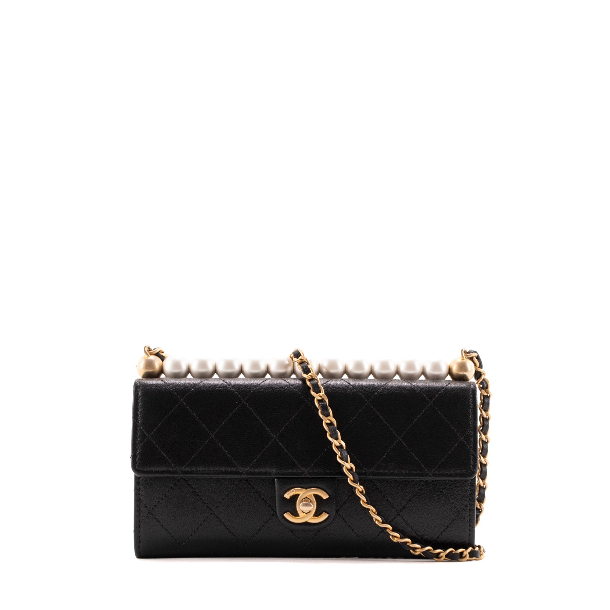 CHANEL - Sac à bandoulière Wallet on Chain Pearl Chanel en cuir lisse noir