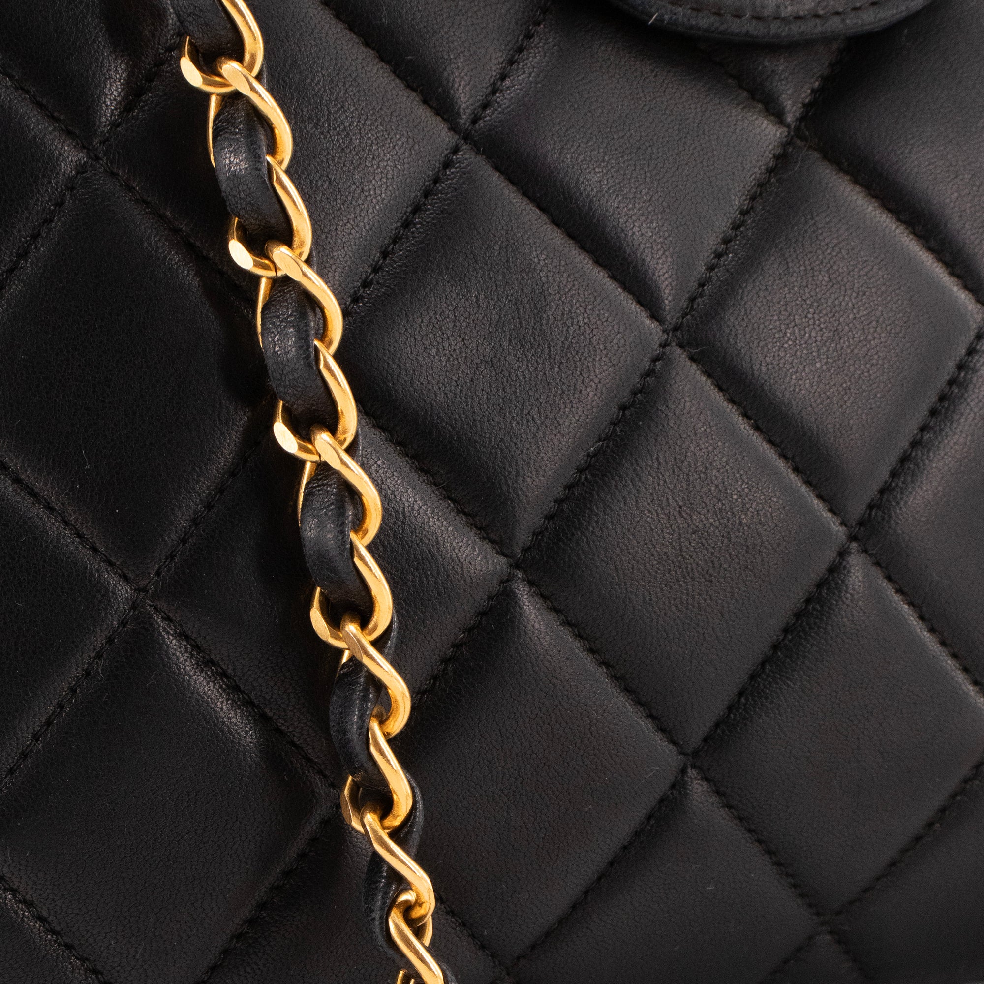 CHANEL - Sac à épaule Double Face Chanel en cuir lisse noir vintage