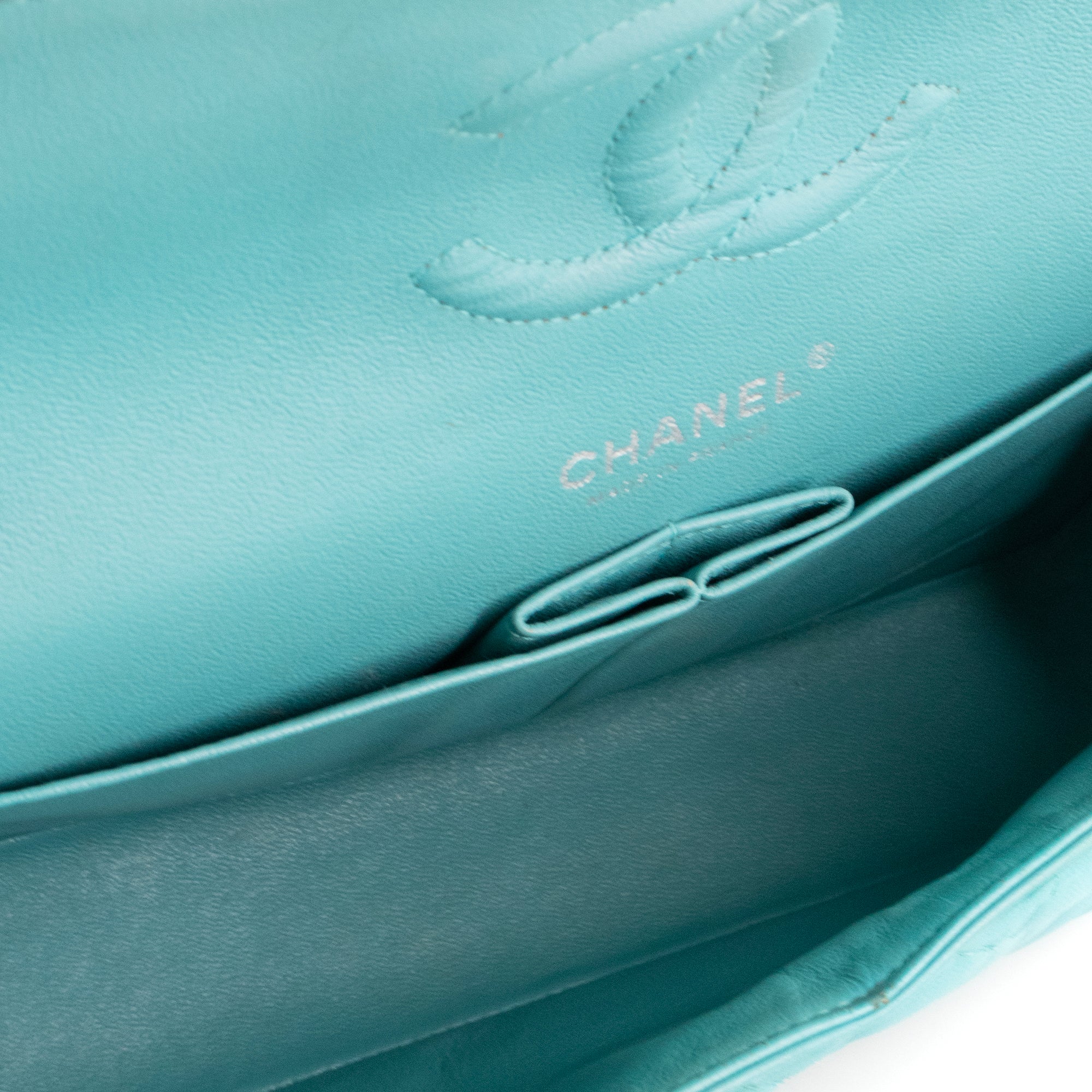 CHANEL - Sac à main Classique/Timeless 11.12 Chanel en cuir lisse bleu