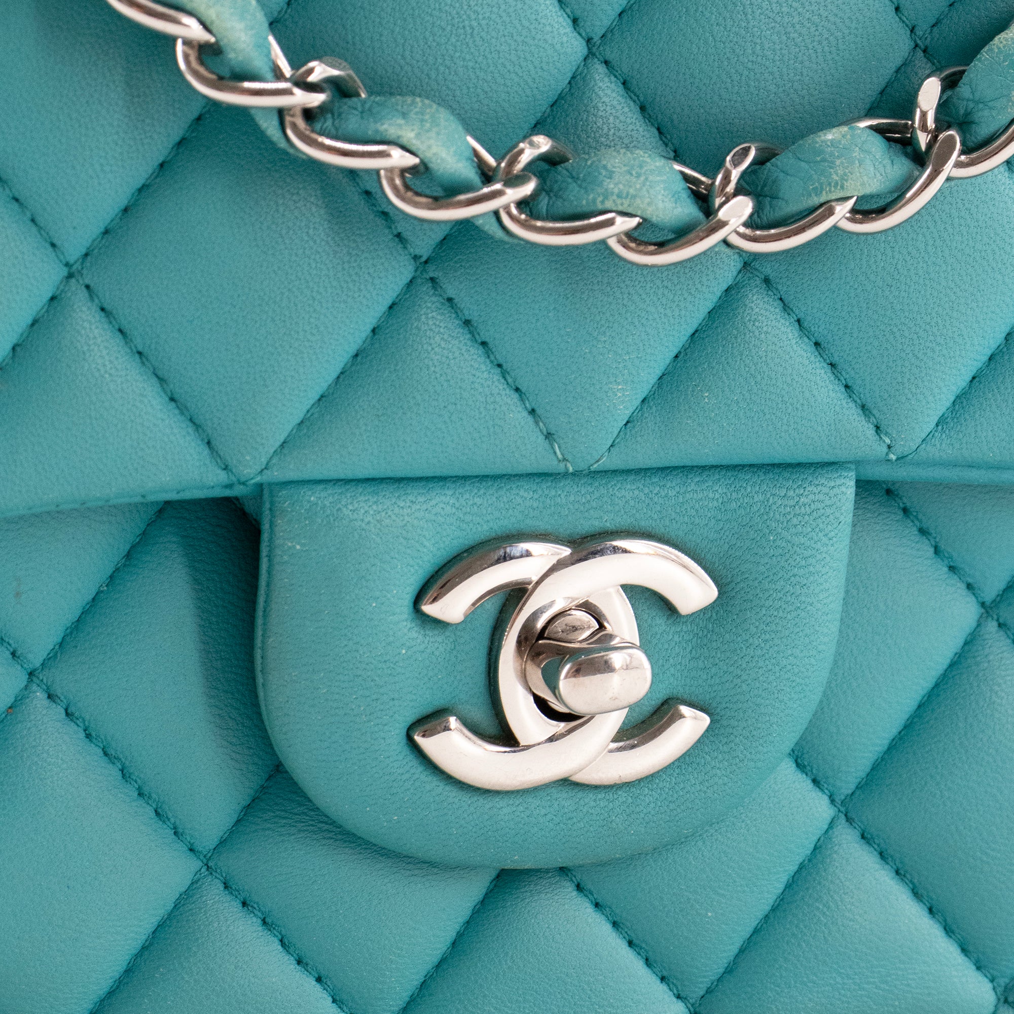 CHANEL - Sac à main Classique/Timeless 11.12 Chanel en cuir lisse bleu