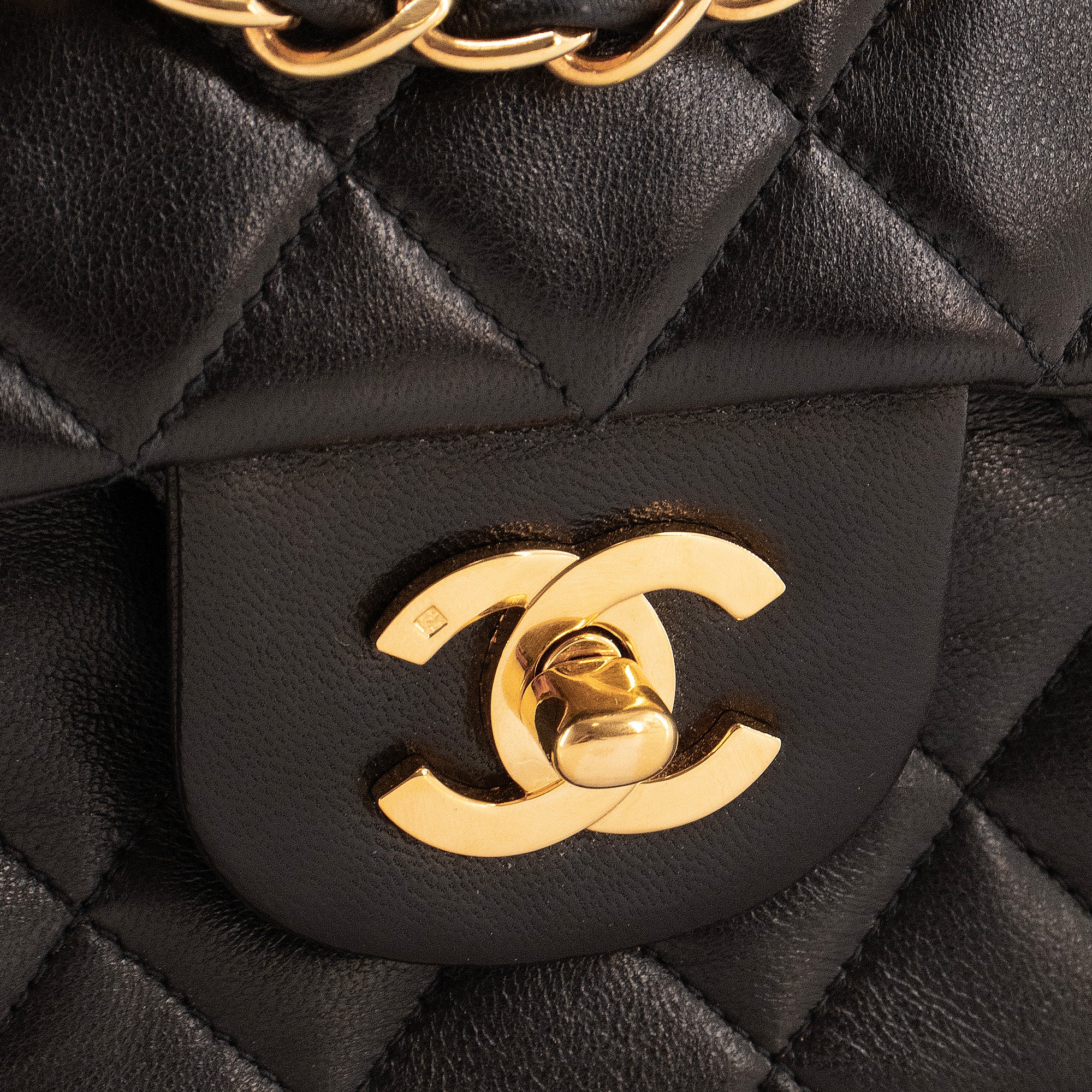CHANEL - Sac à main Classique/Timeless 11.12 Chanel en cuir lisse noir vintage