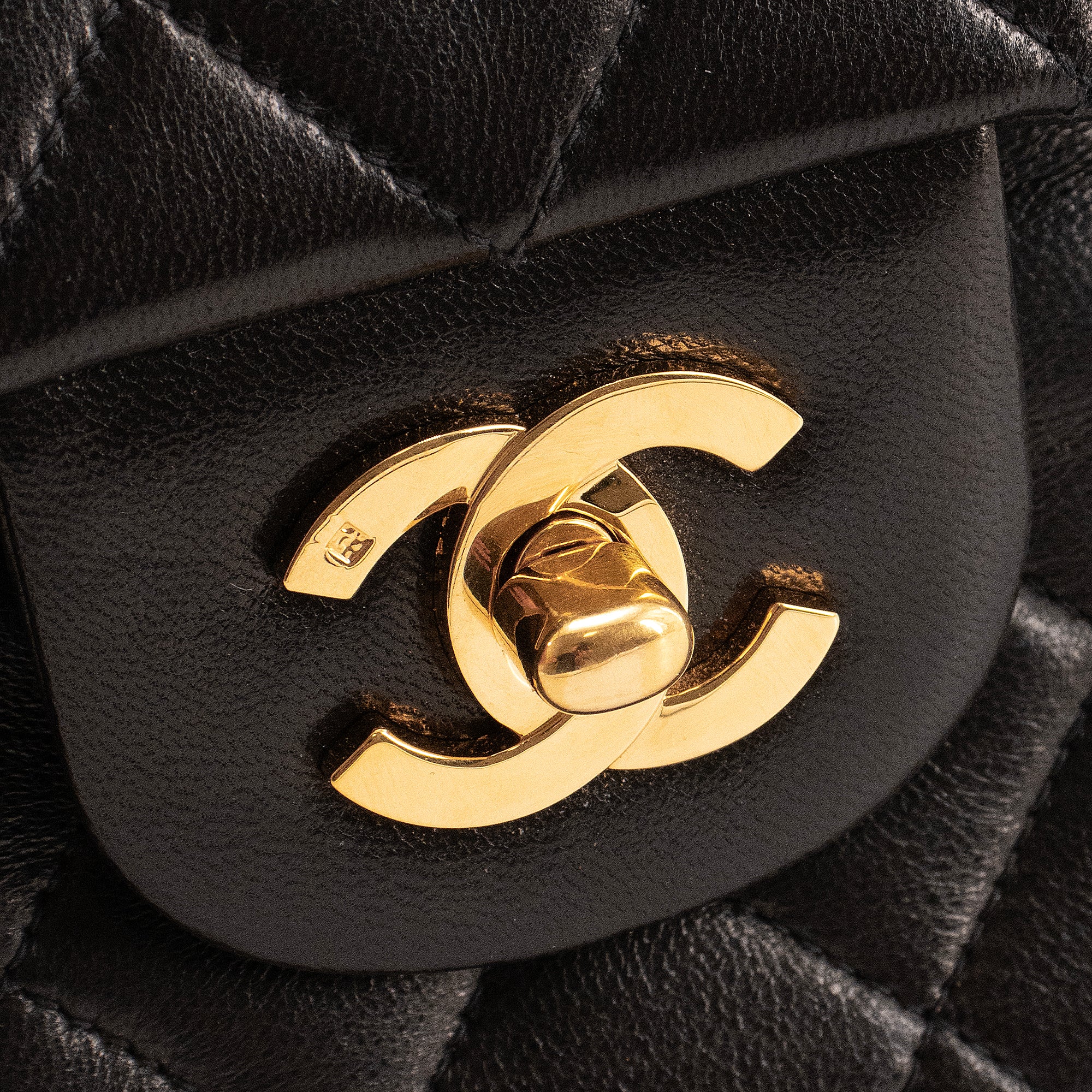 CHANEL - Sac à main Classique/Timeless 11.12 Chanel en cuir lisse noir vintage