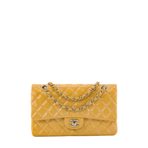 CHANEL - Sac à main Classique/Timeless 11.12 Chanel en cuir verni jaune