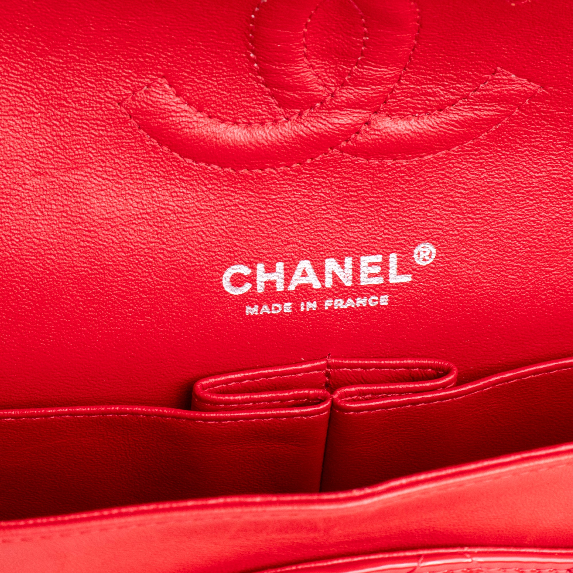 CHANEL - Sac à main Classique/Timeless 11.12 Chanel en cuir verni rouge
