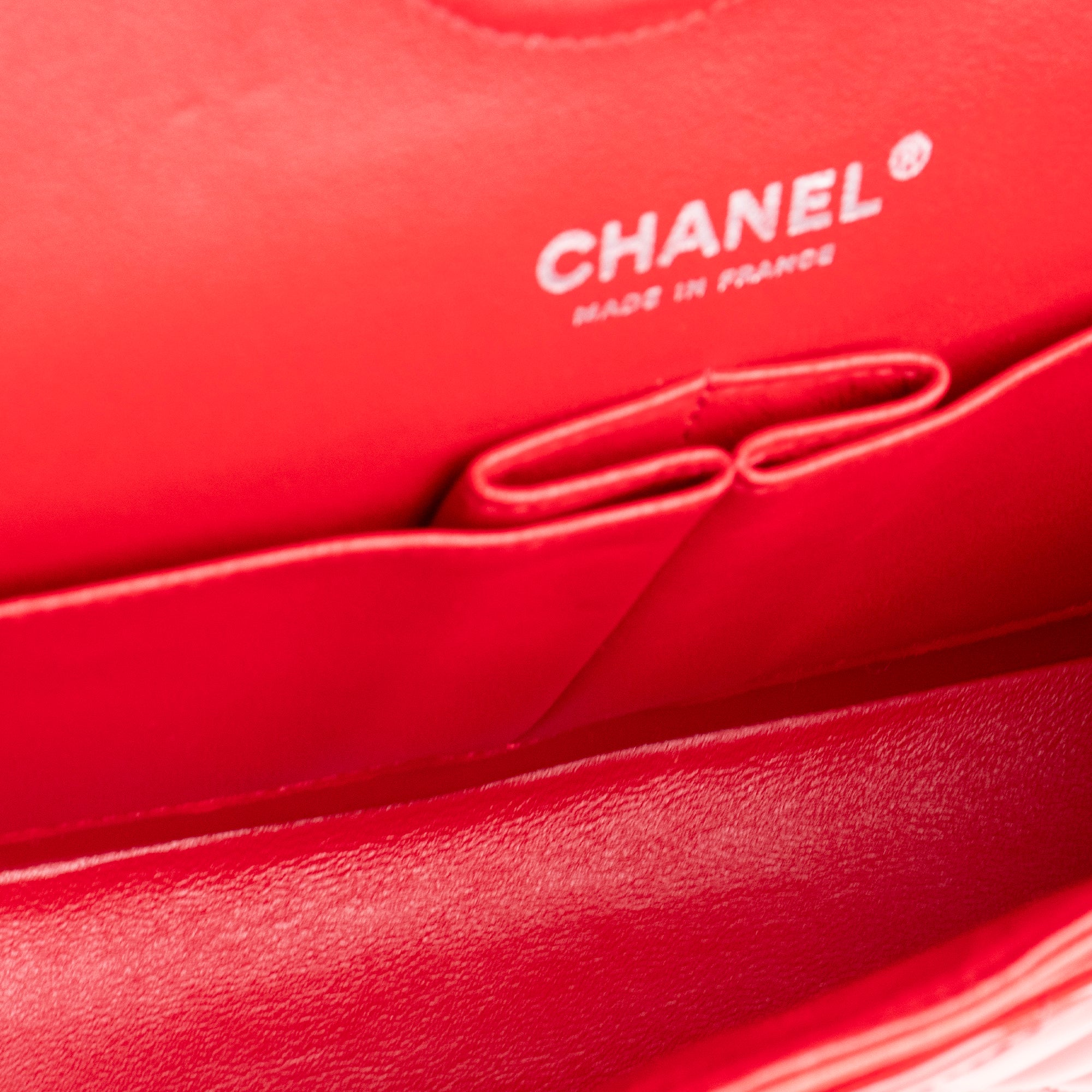 CHANEL - Sac à main Classique/Timeless 11.12 Chanel en cuir verni rouge