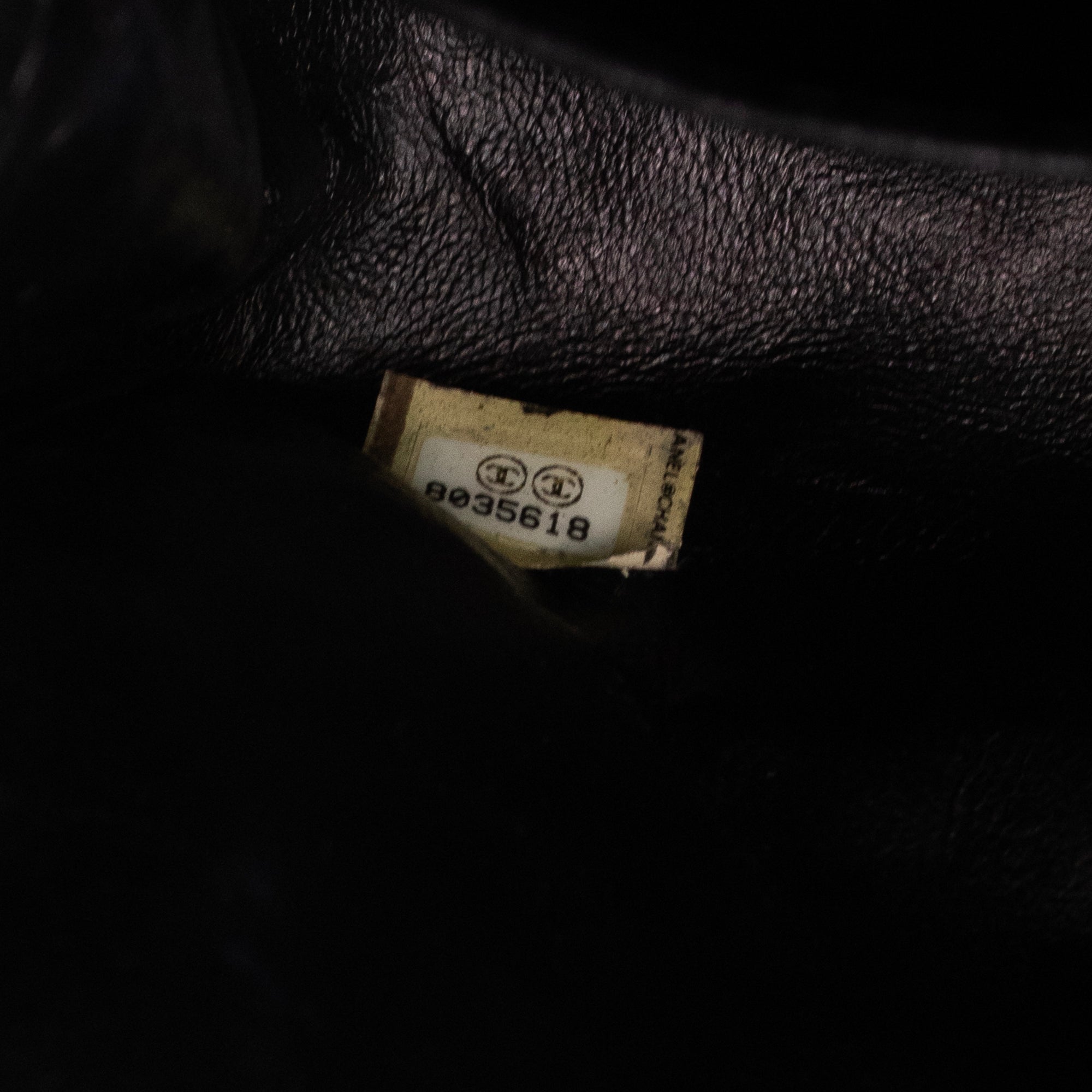 CHANEL - Sac à main Classique/Timeless Chanel en cuir caviar noir vintage