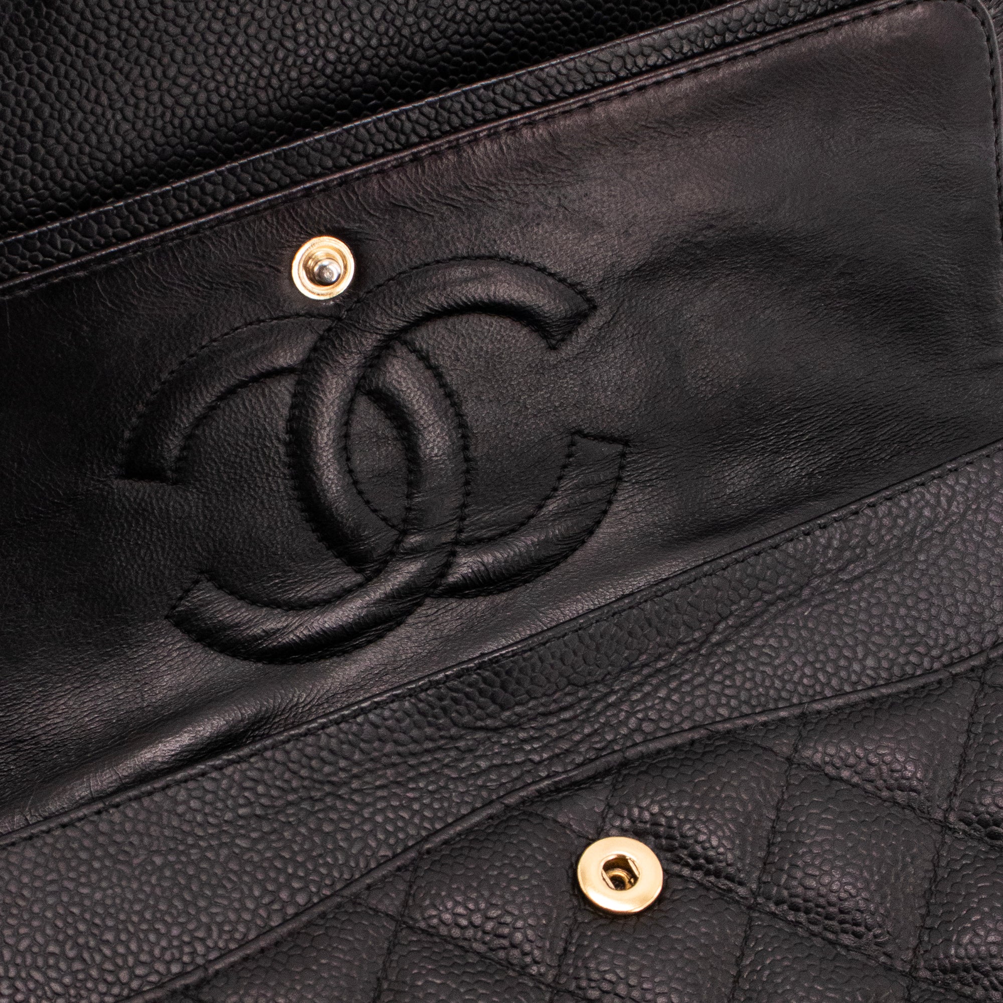 CHANEL - Sac à main Classique/Timeless Chanel en cuir caviar noir vintage