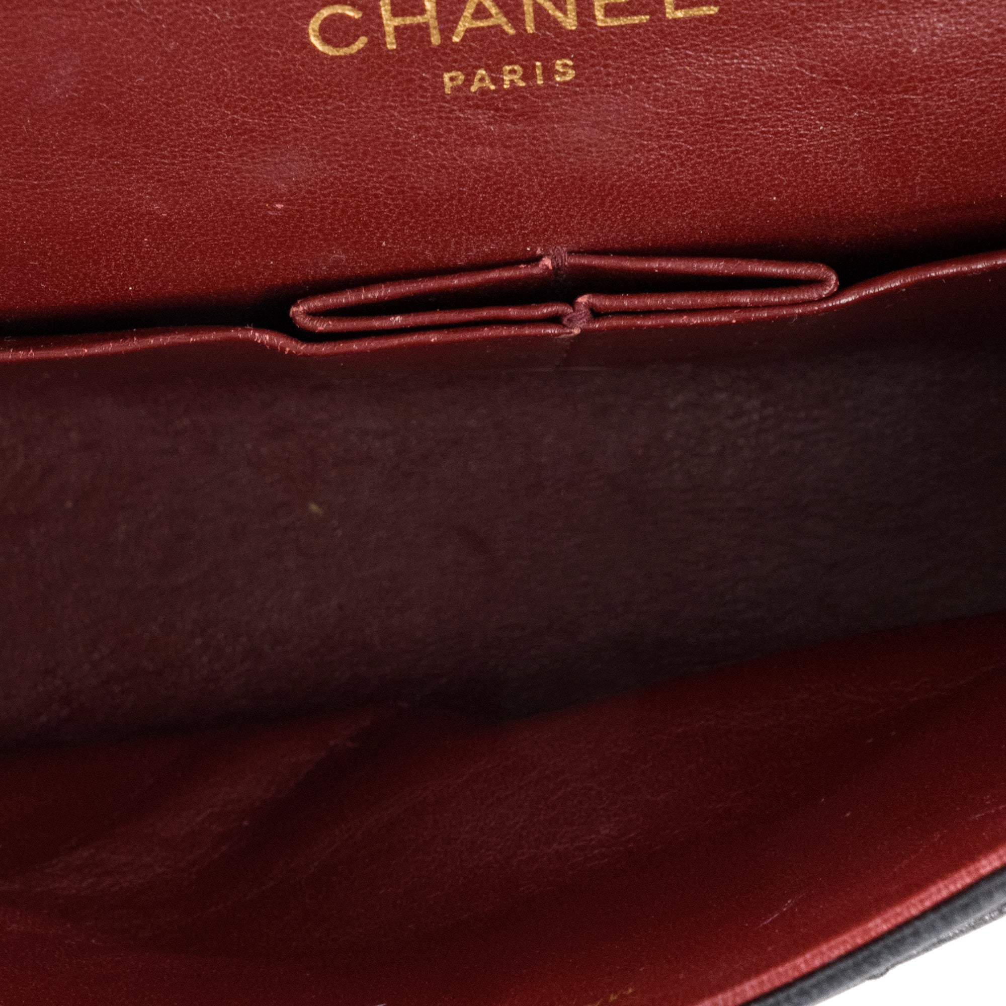 CHANEL - Sac à main Classique/Timeless Chanel en cuir noir vintage