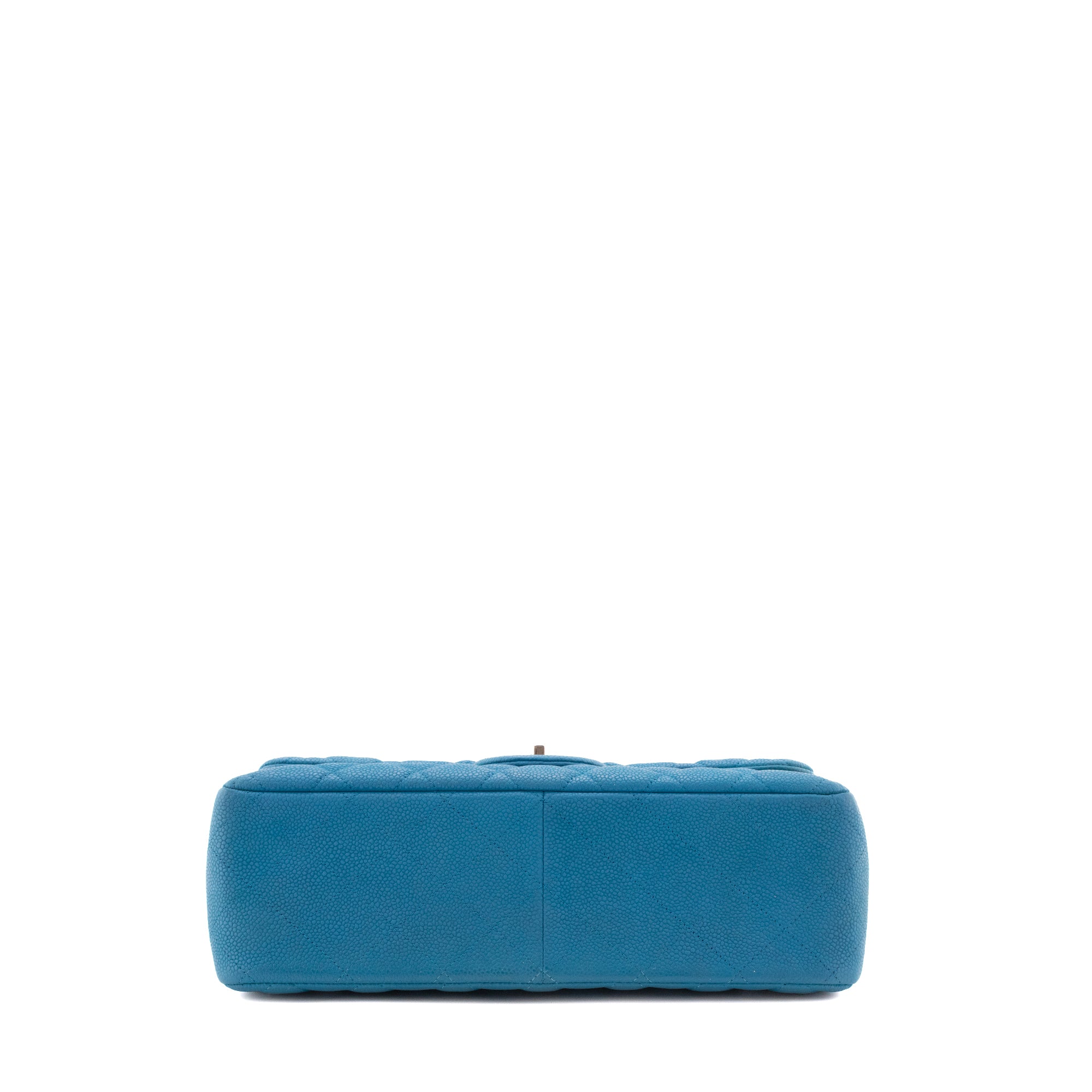 CHANEL - Sac à main Classique/Timeless Jumbo Chanel en cuir caviar bleu