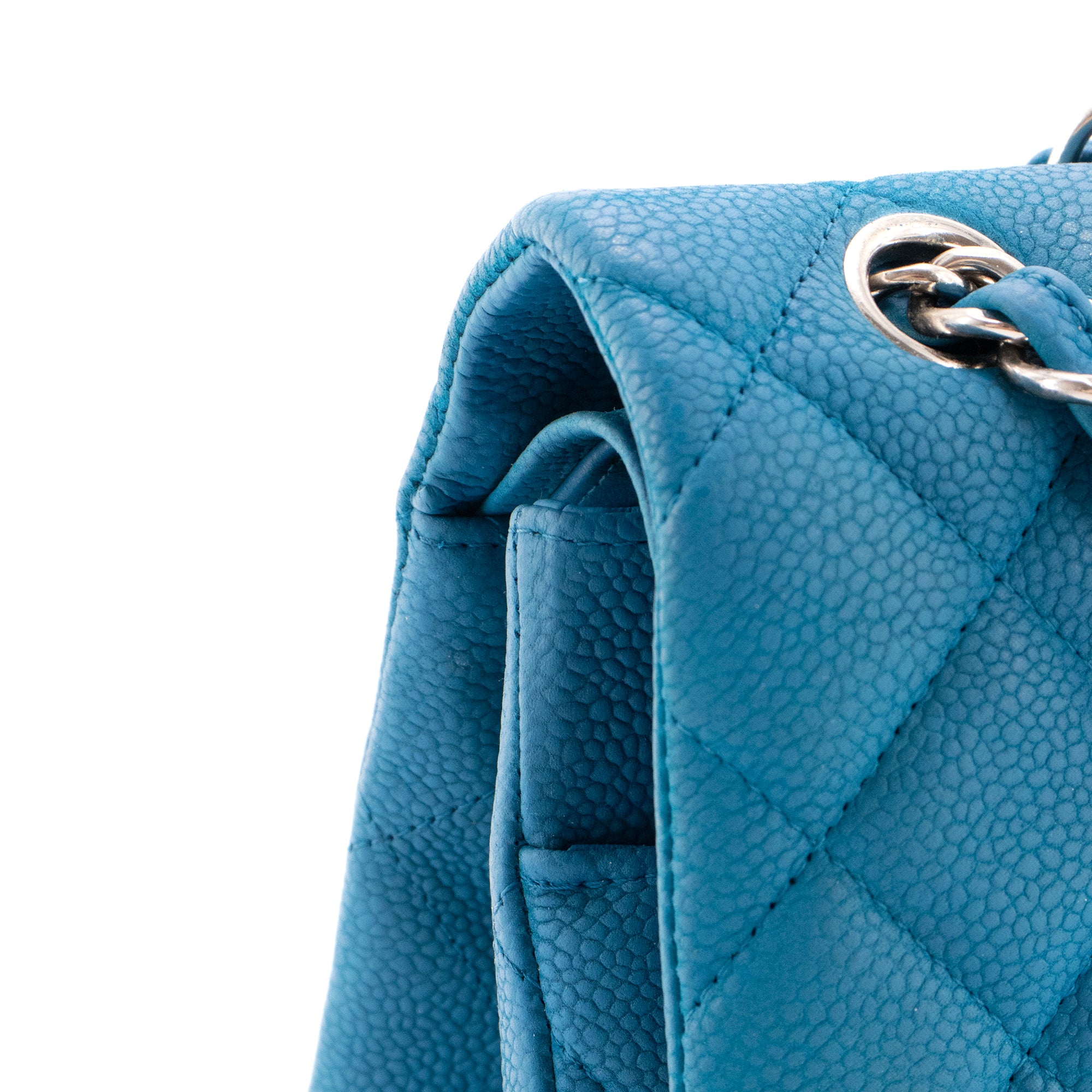 CHANEL - Sac à main Classique/Timeless Jumbo Chanel en cuir caviar bleu