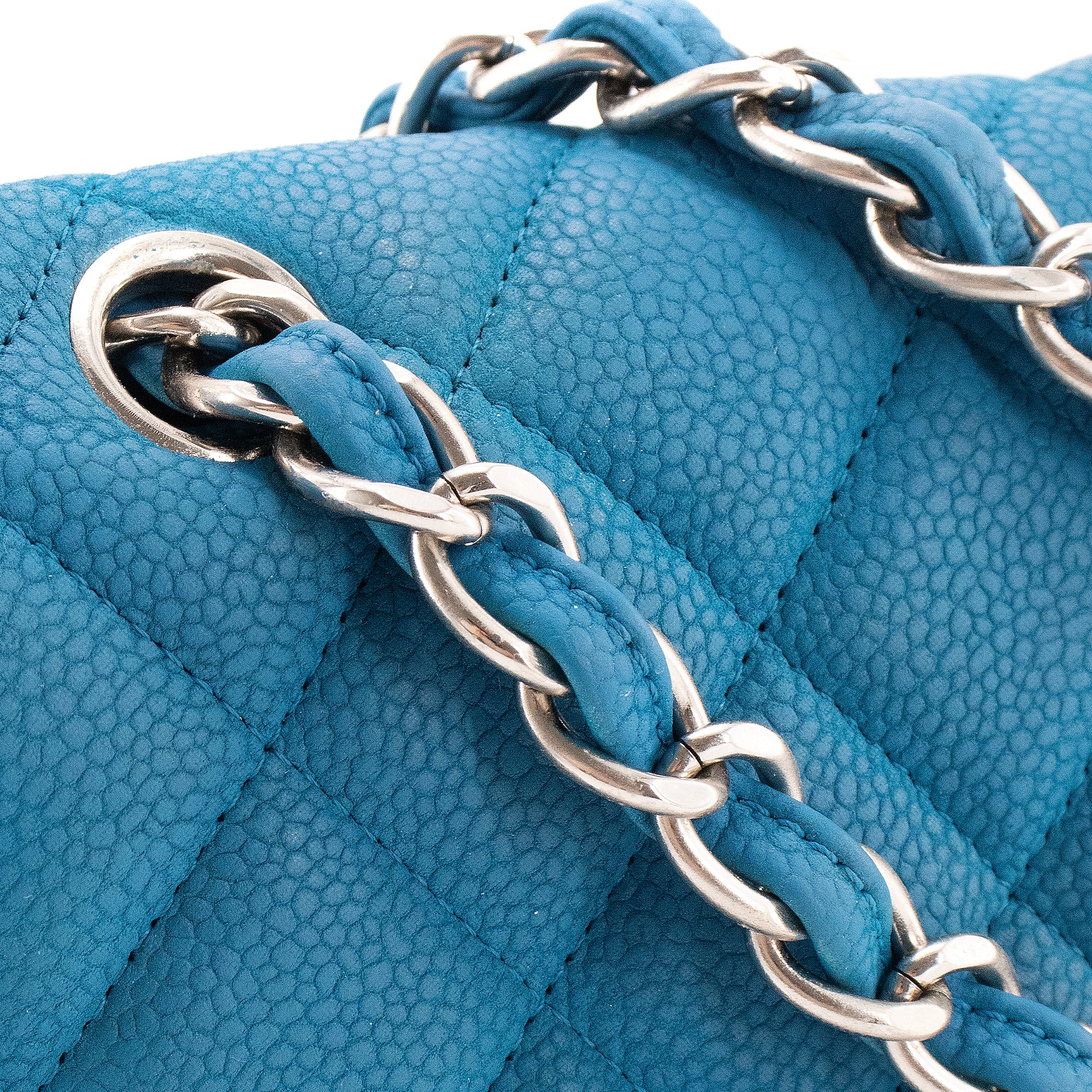 CHANEL - Sac à main Classique/Timeless Jumbo Chanel en cuir caviar bleu