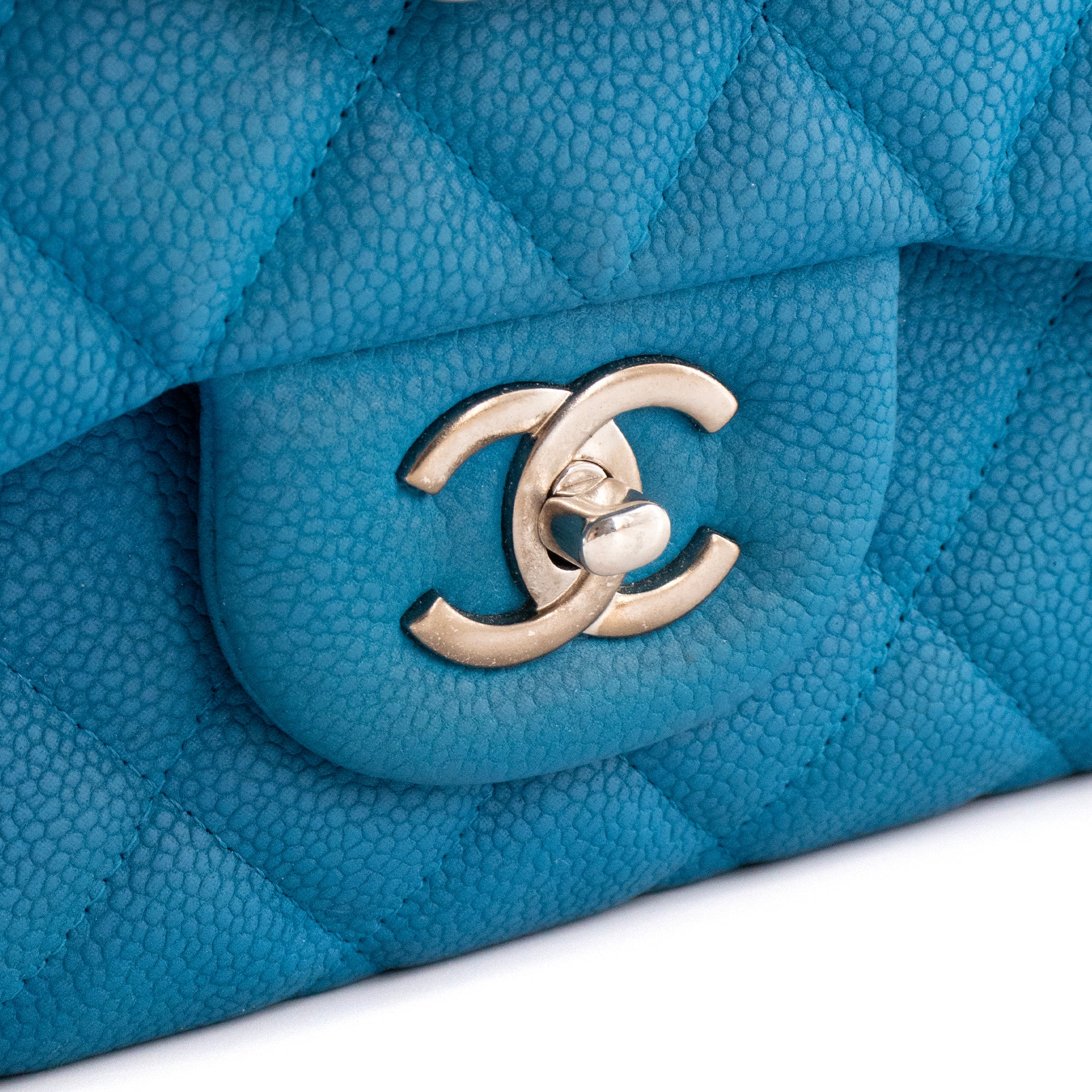CHANEL - Sac à main Classique/Timeless Jumbo Chanel en cuir caviar bleu