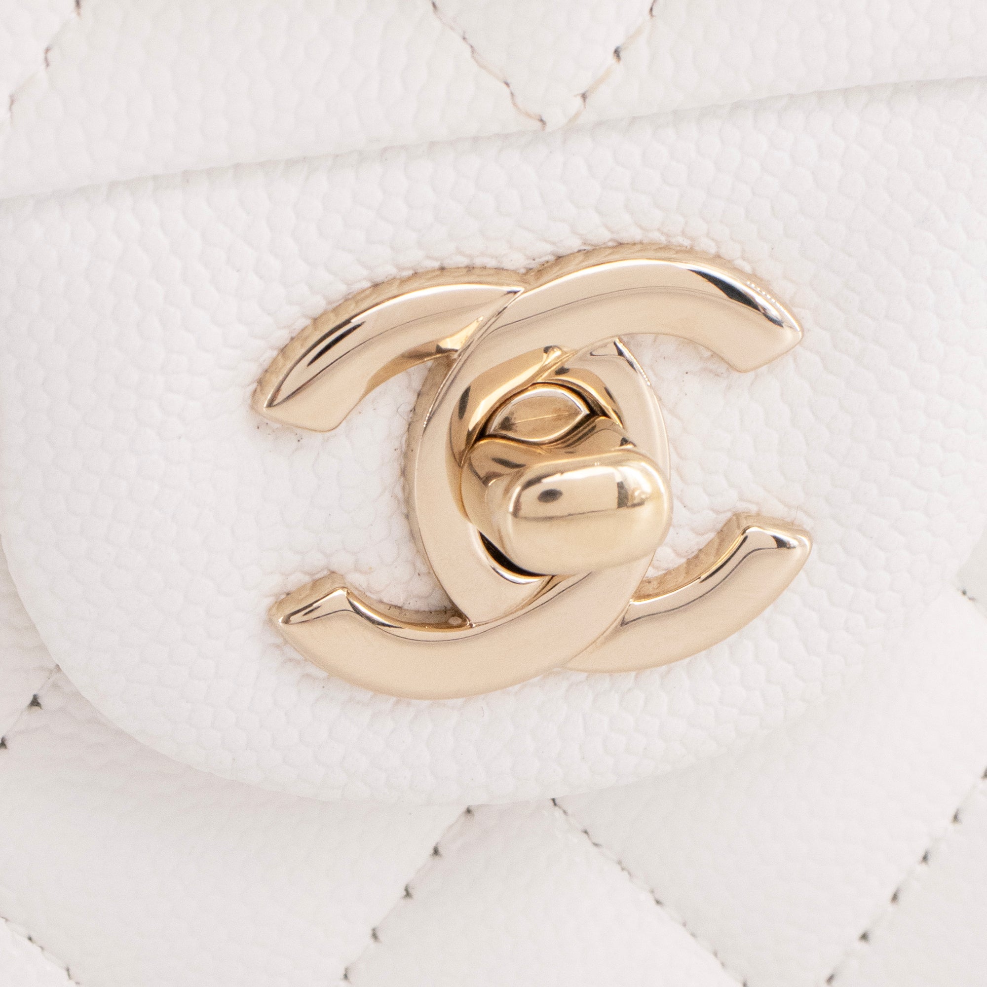 CHANEL - Sac à main Classique/Timeless small Chanel en cuir caviar blanc