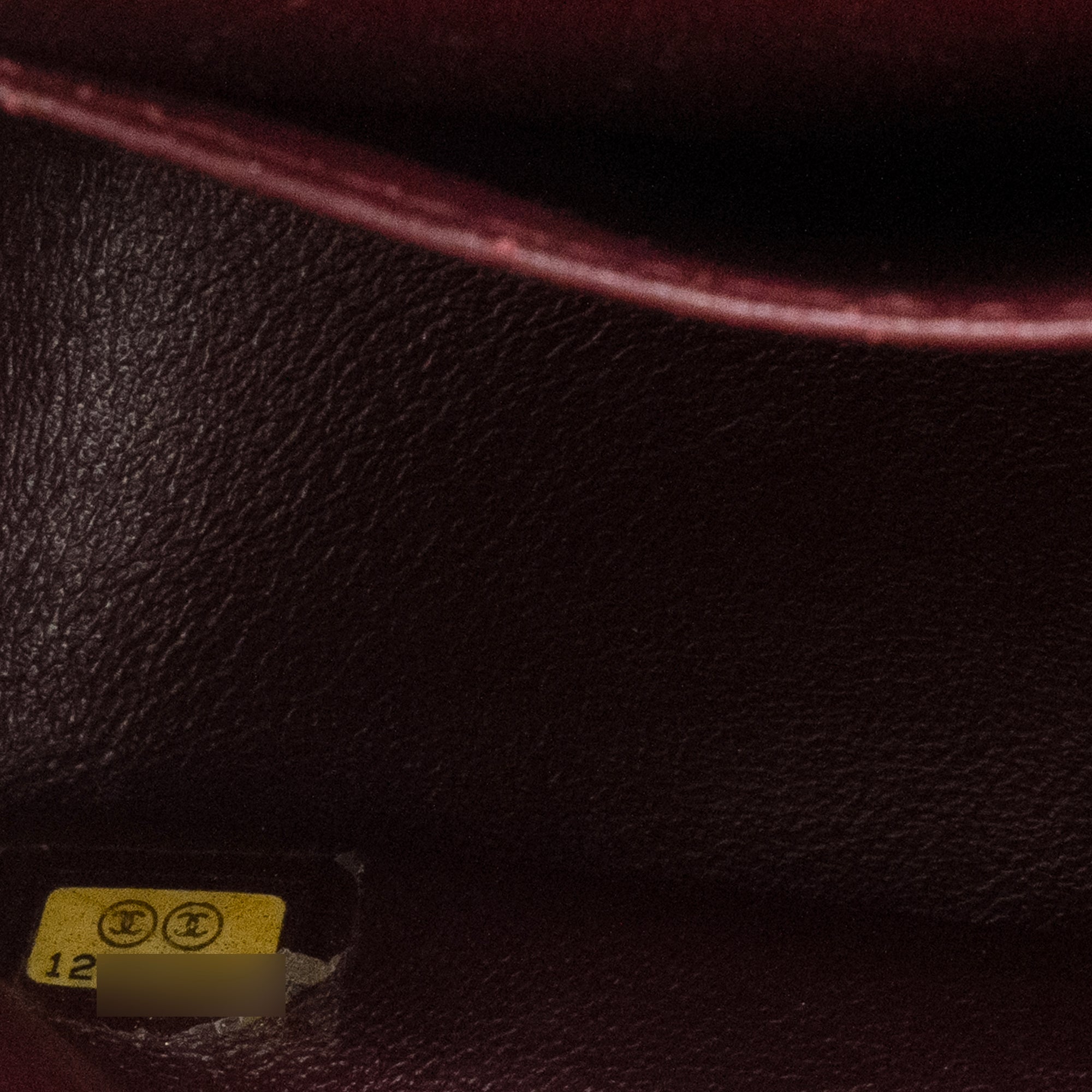 CHANEL - Sac à main Classique/Timeless small Chanel en cuir lisse noir