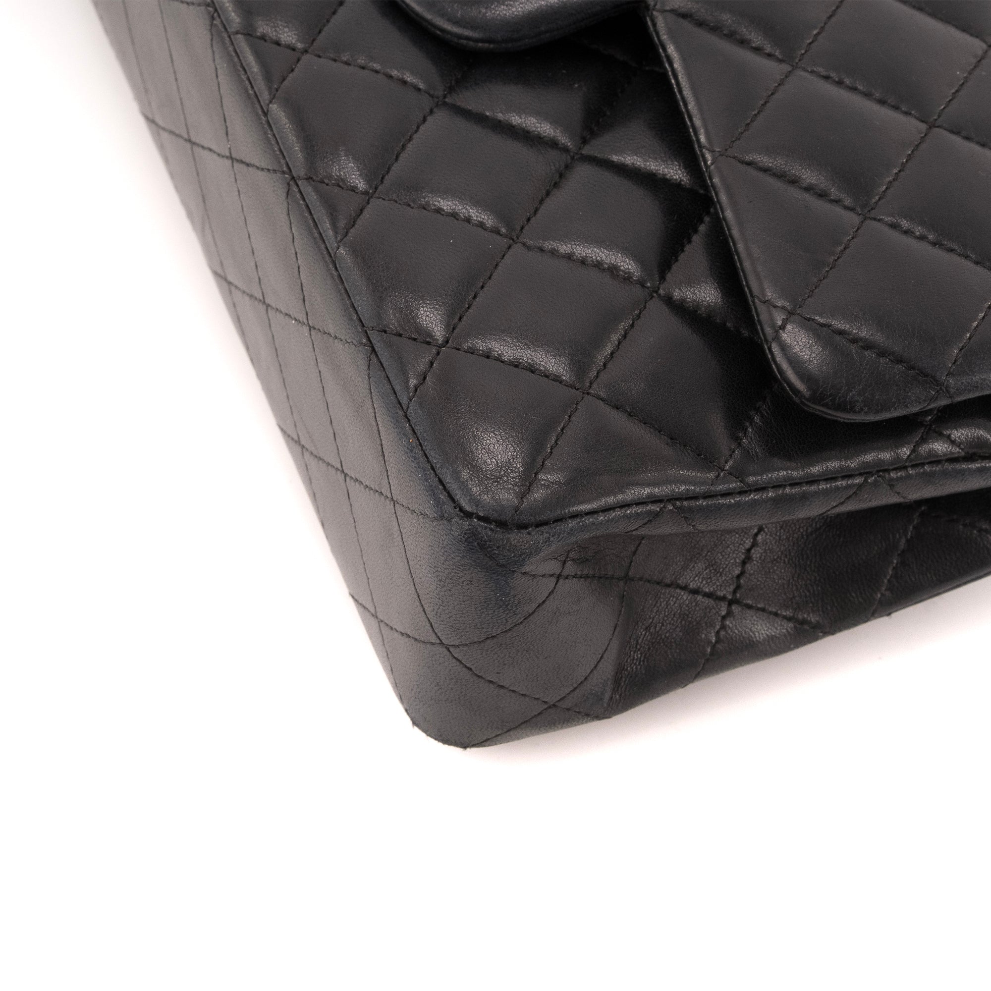 CHANEL - Sac à main Classique/Timeless small Chanel en cuir lisse noir