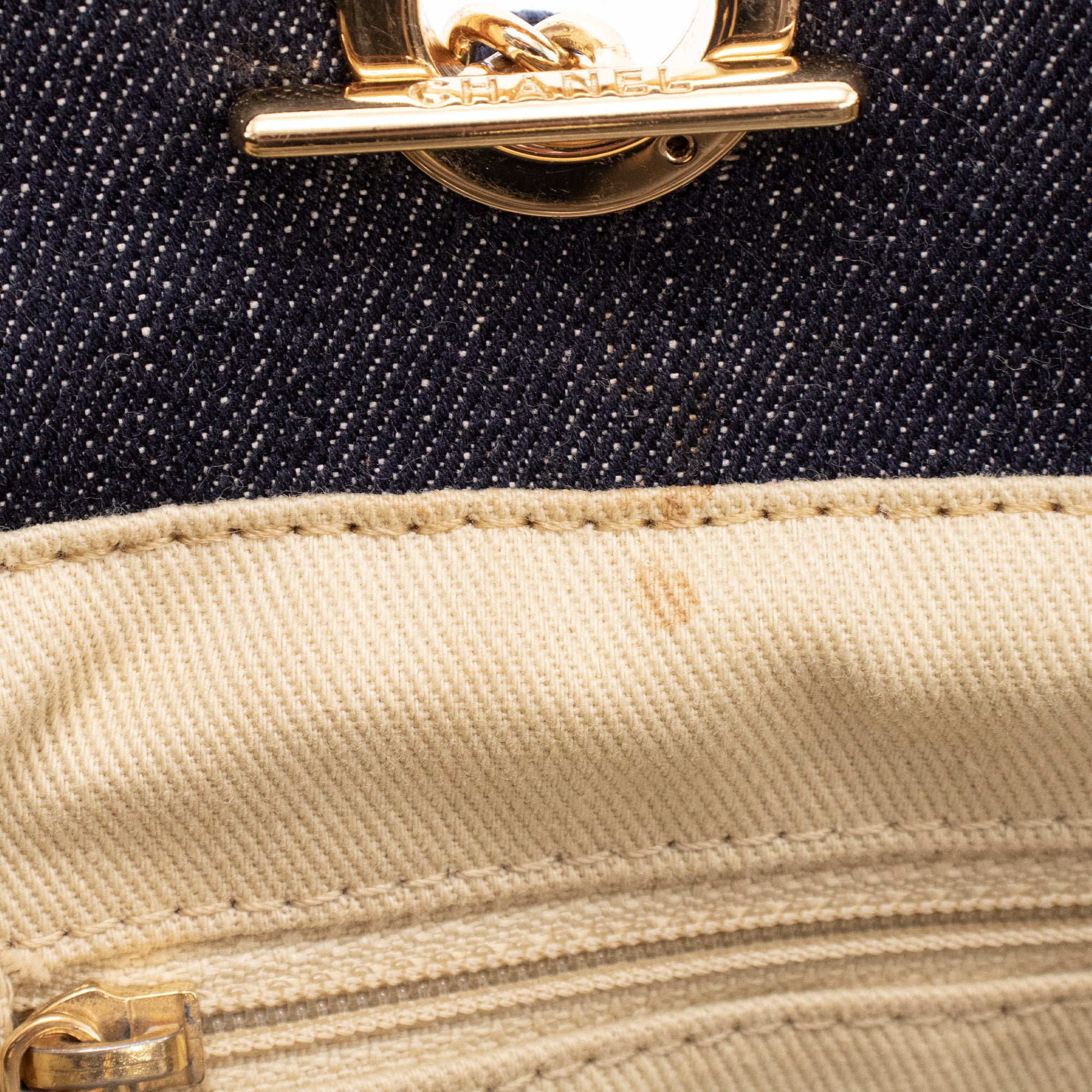 CHANEL - Sac cabas Deauville Chanel en toile bleu marine