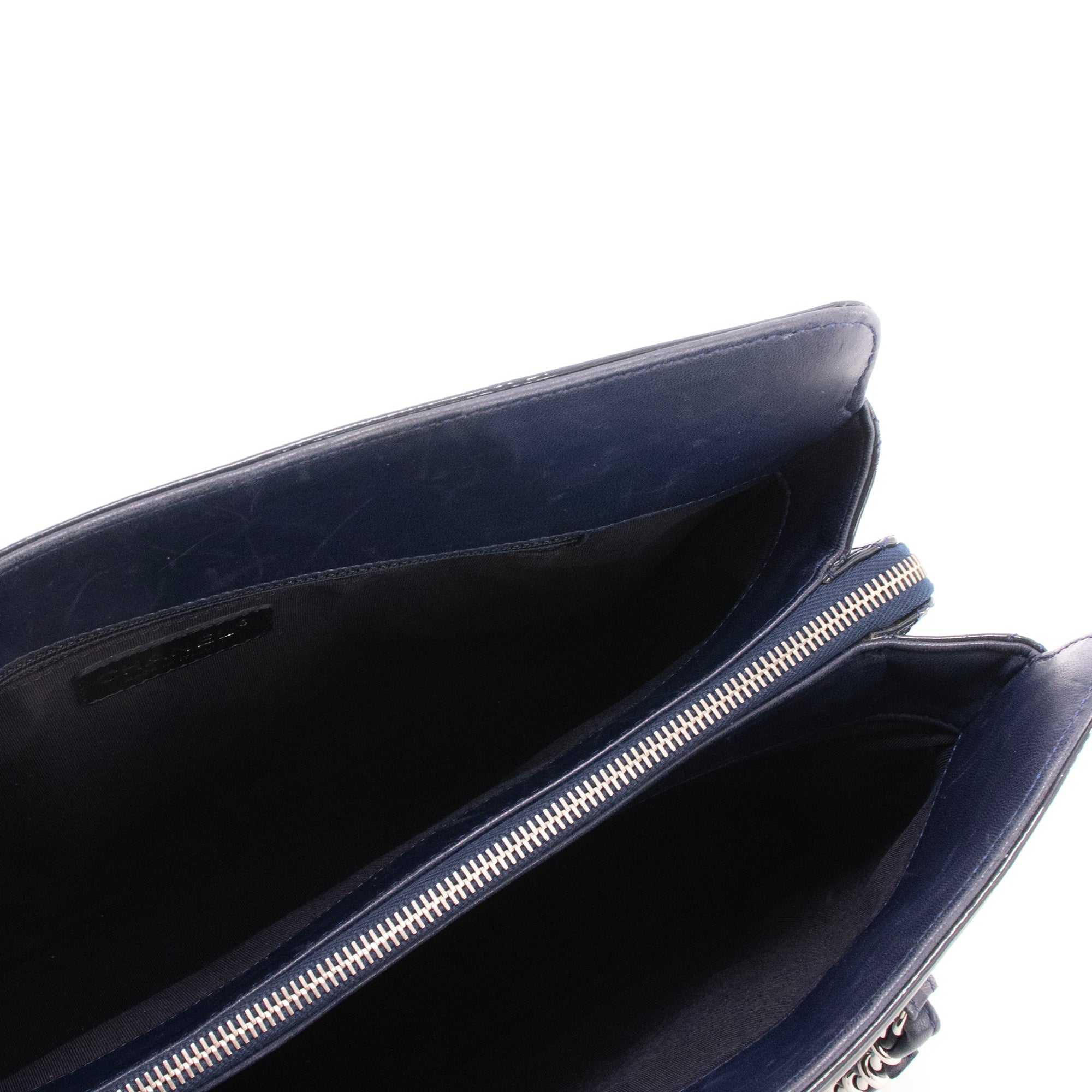 CHANEL - Sac cabas Lipstick CC Chanel en cuir verni bleu marine