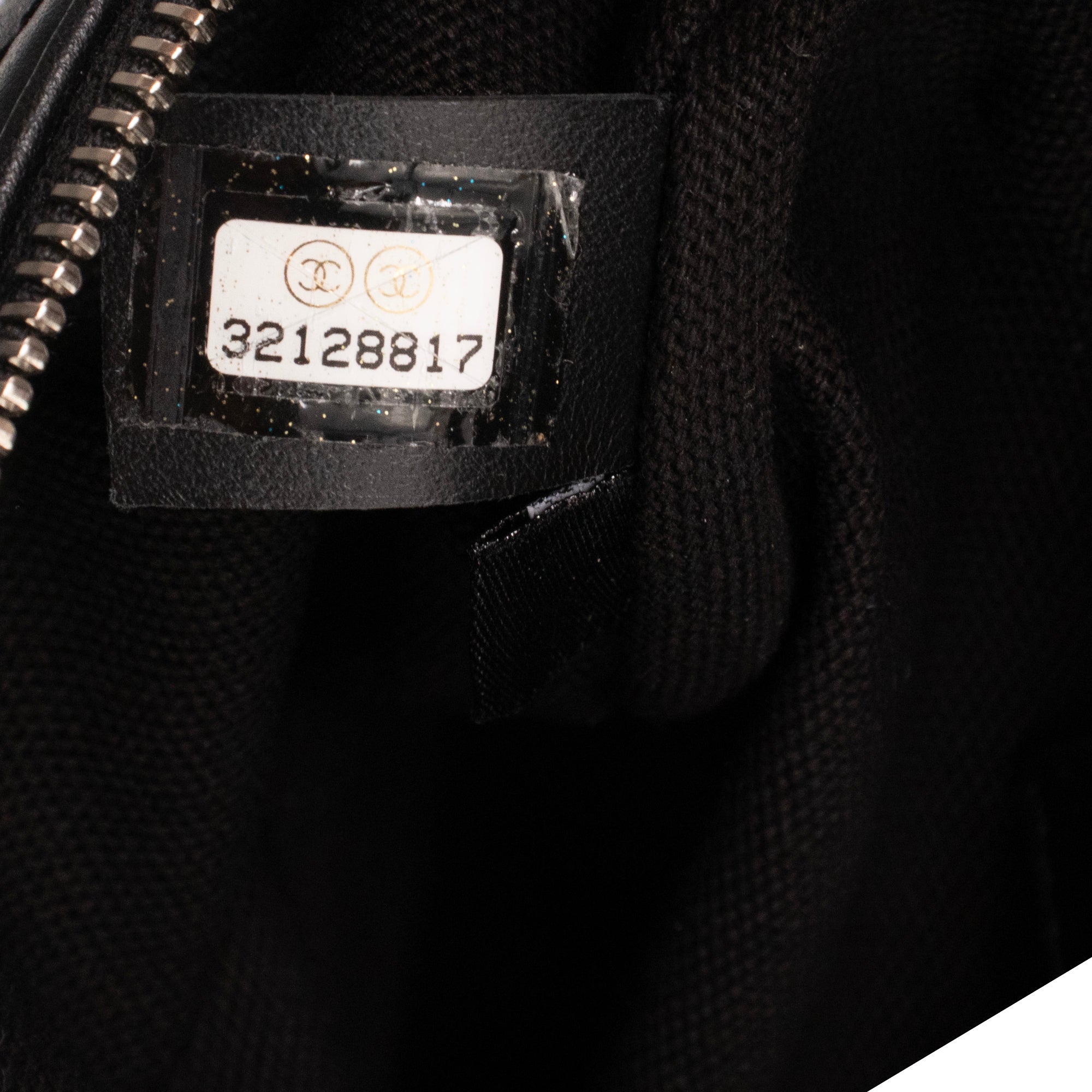 CHANEL - Sac ceinture Chanel en cuir lisse noir
