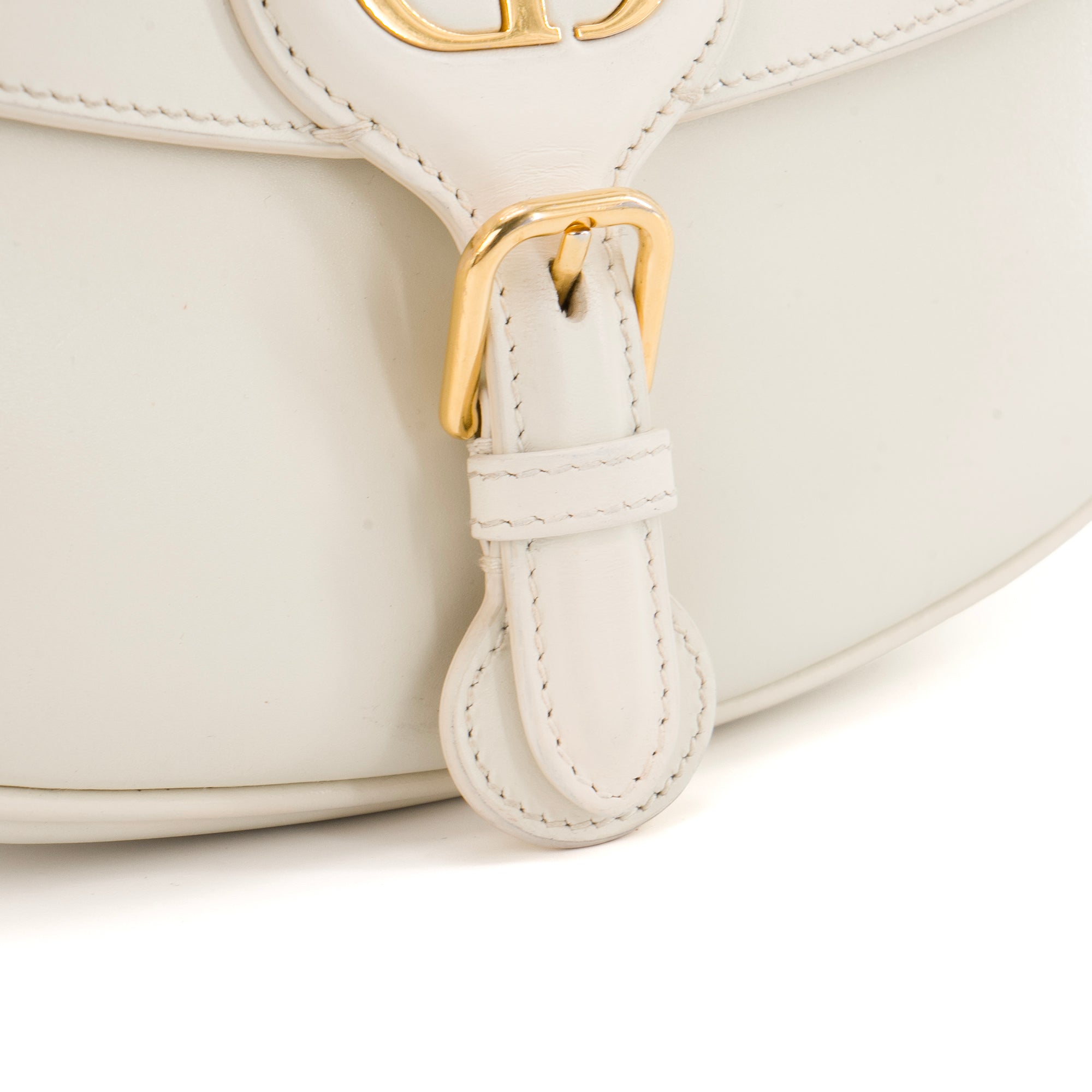 DIOR - Sac à bandoulière Bobby Dior en cuir lisse blanc