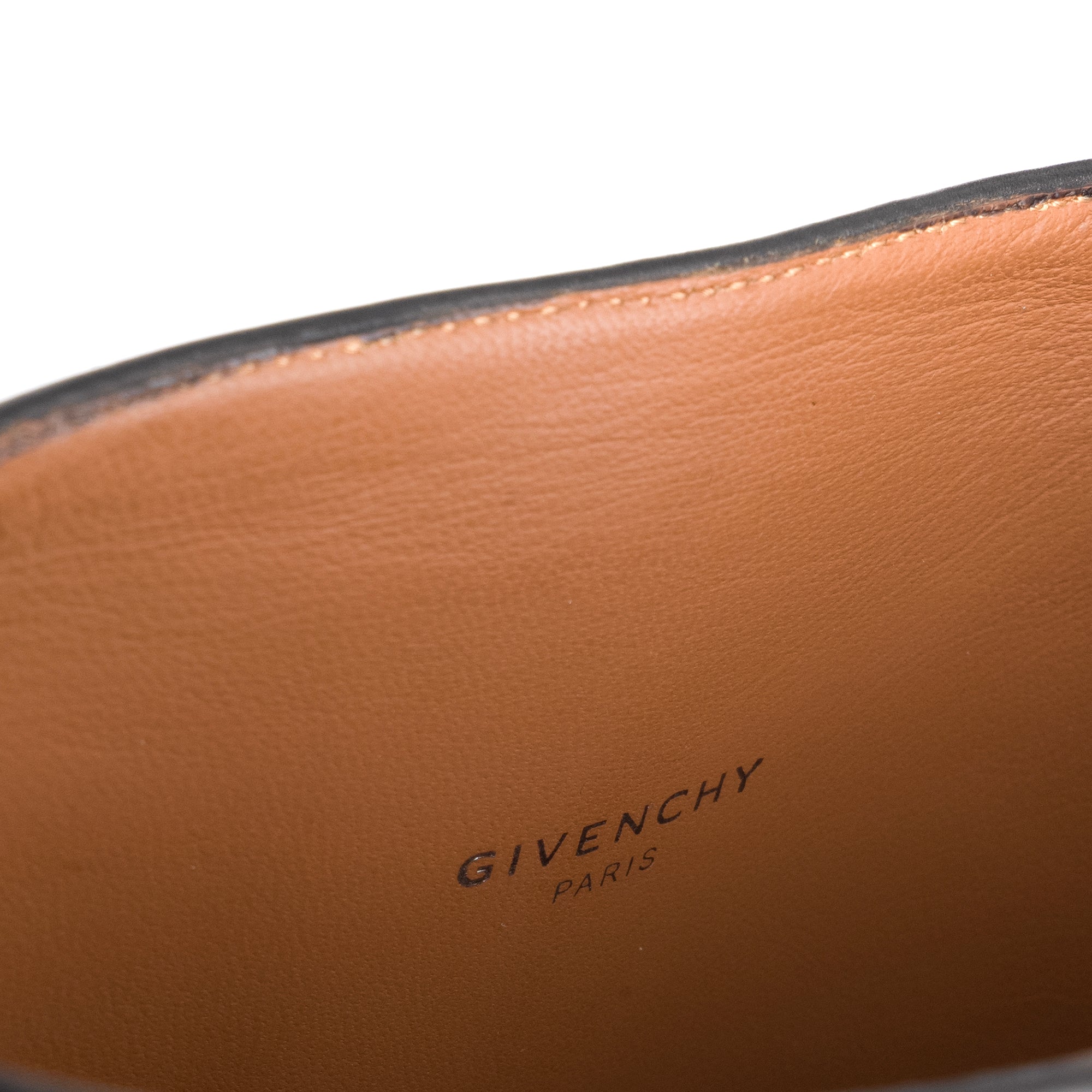 GIVENCHY - Bottes Shark Lock Givenchy en cuir noir (T37)