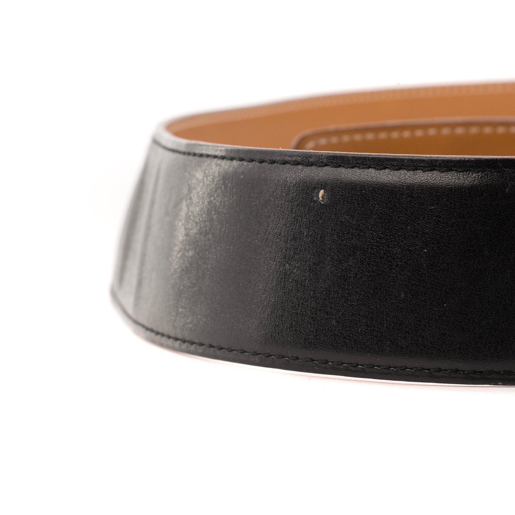 HERMÈS - Ceinture H Hermès en cuir noir (T80)