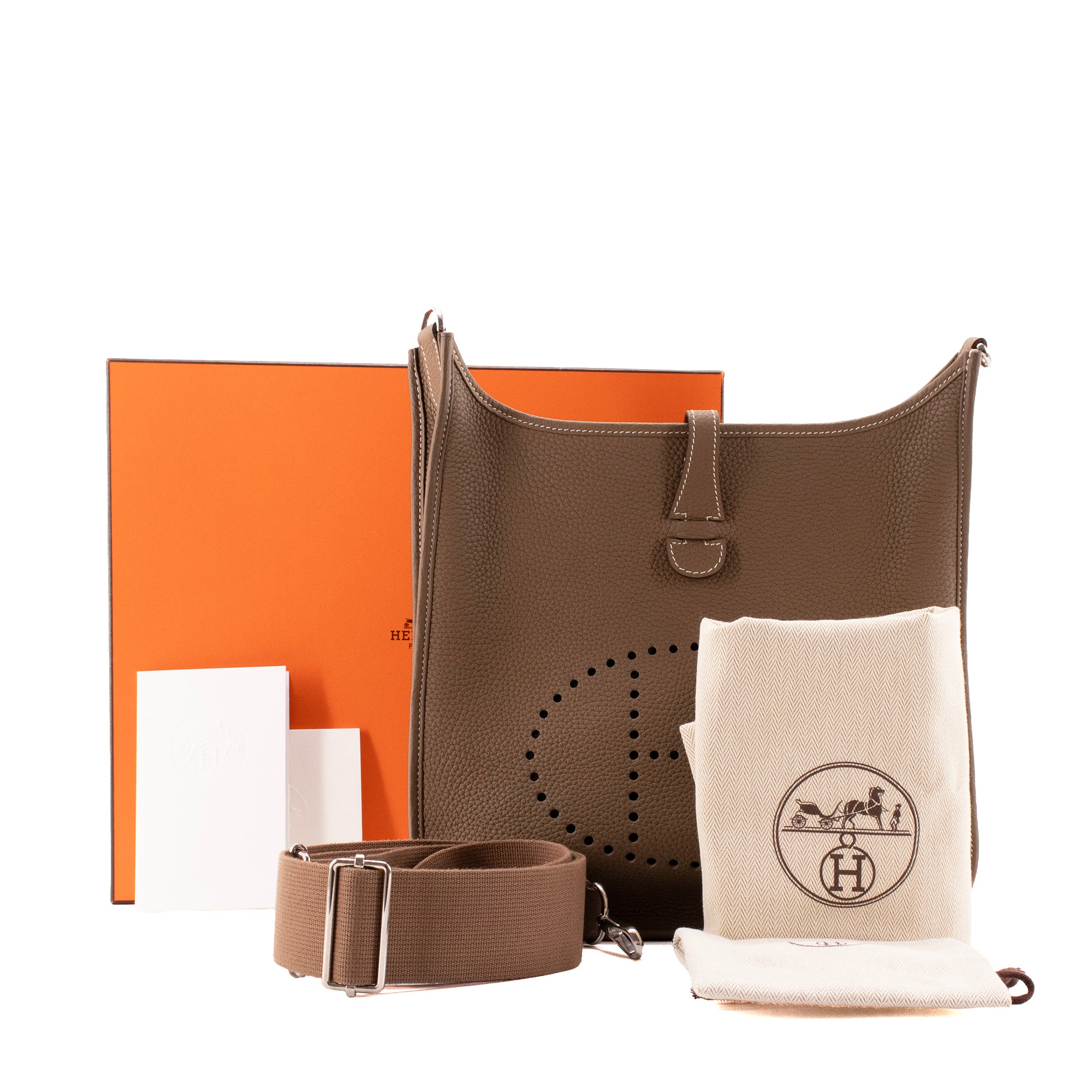 HERMÈS - Sac à bandoulière Evelyne 29 III Hermès en cuir taurillon étoupe