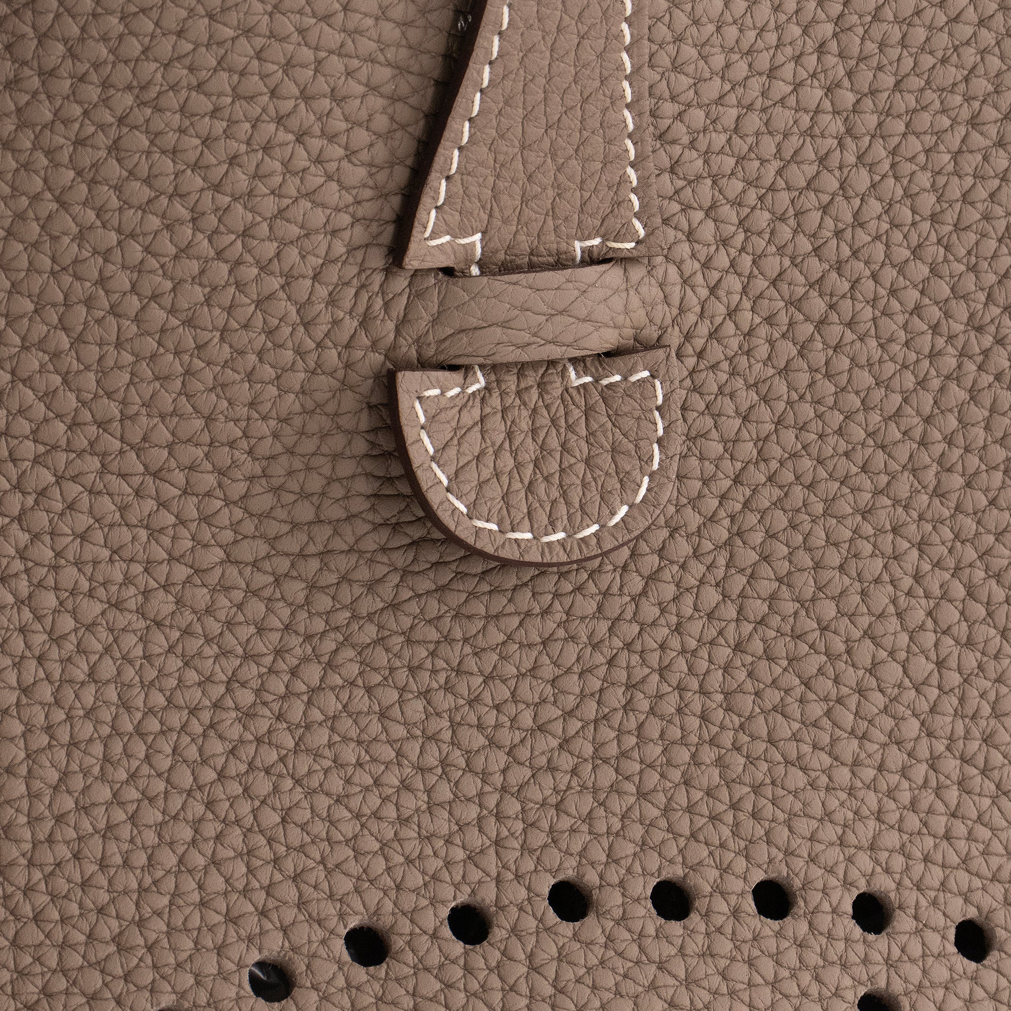 HERMÈS - Sac à bandoulière Evelyne 29 III Hermès en cuir taurillon étoupe