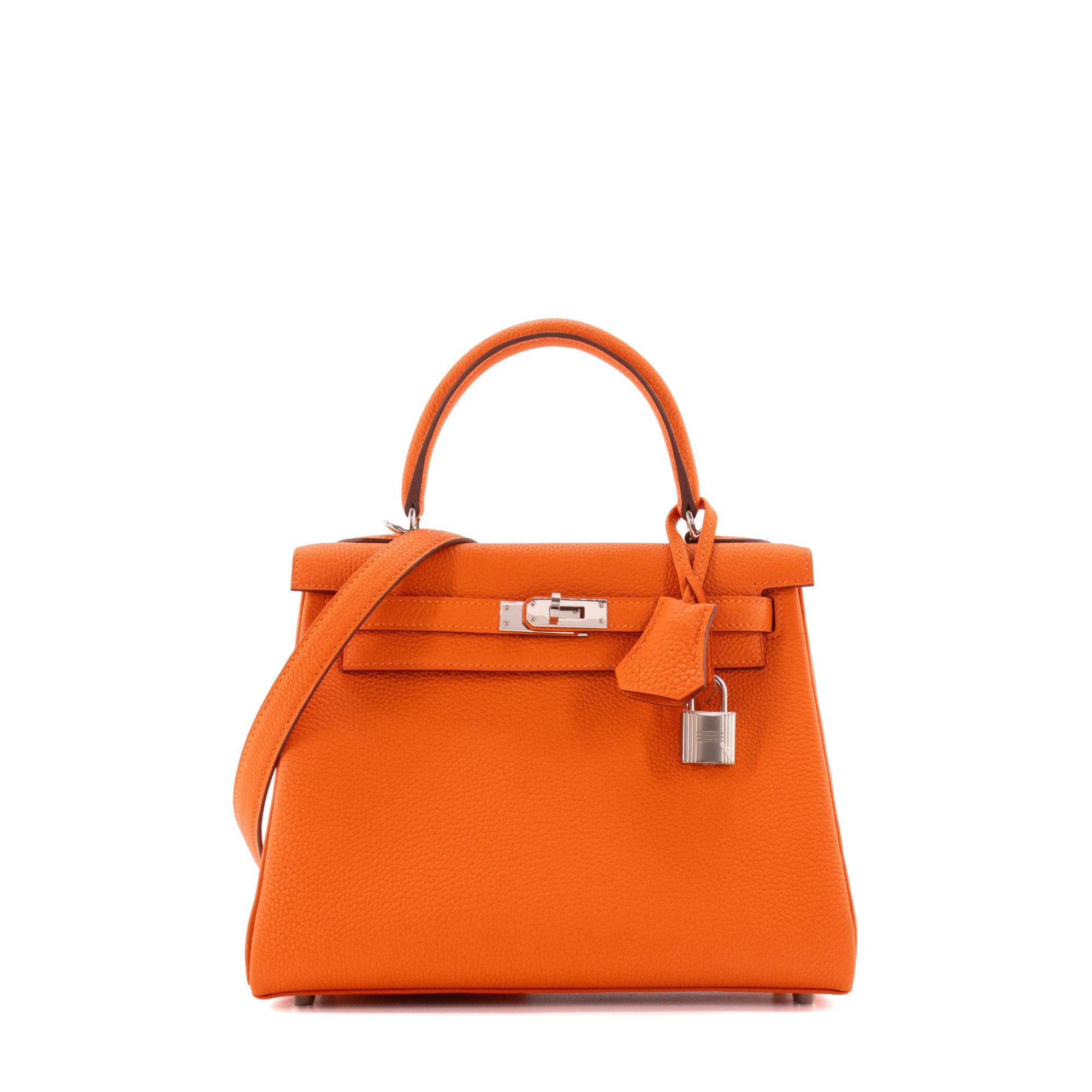 HERMÈS - Sac à main Kelly 25 Hermès en cuir togo orange feu
