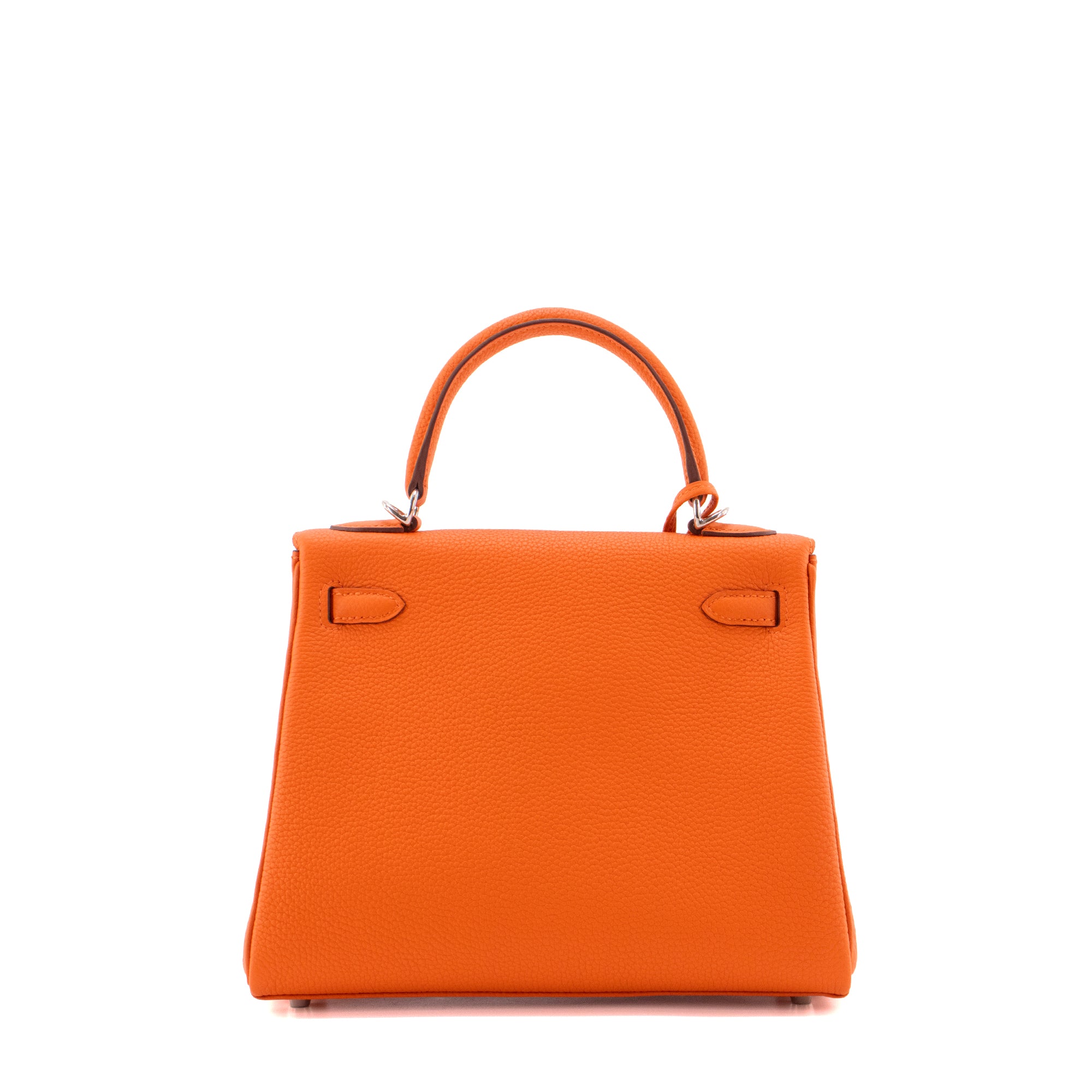 HERMÈS - Sac à main Kelly 25 Hermès en cuir togo orange feu