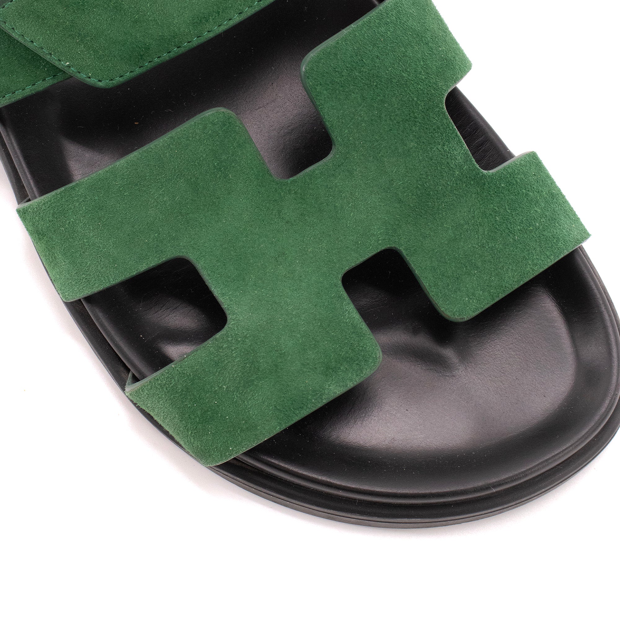 HERMÈS - Sandales Chypre Hermès en daim vert (T38,5)