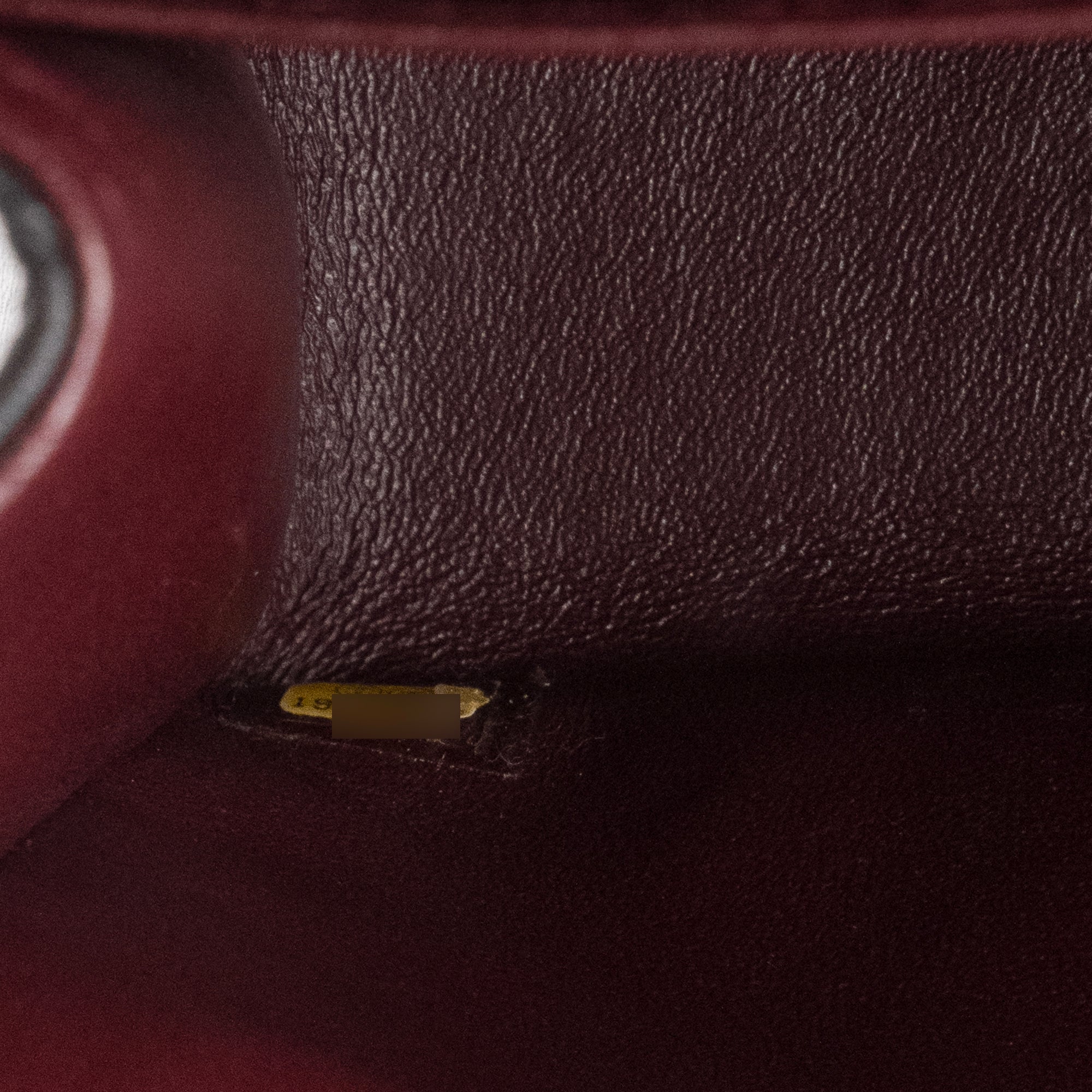 CHANEL - Sac à bandoulière Classique/Timeless Jumbo Chanel en cuir lisse noir