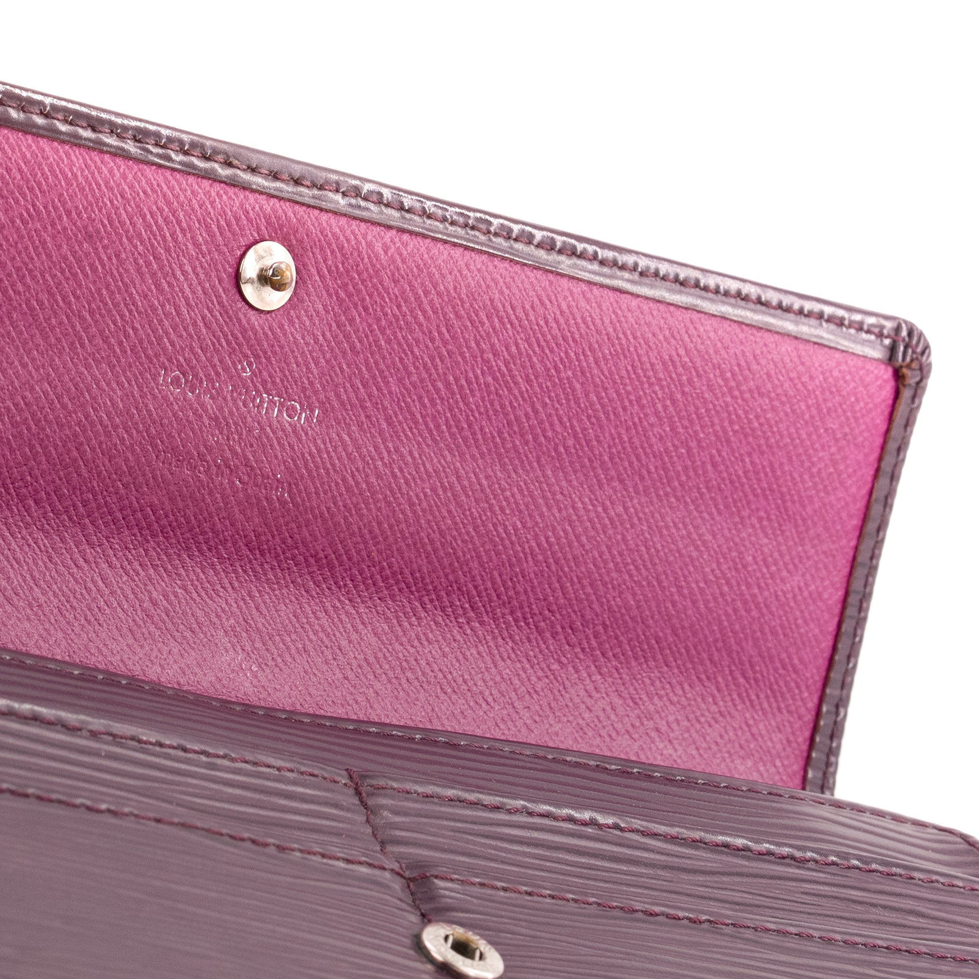LOUIS VUITTON - Portefeuille Sarah Louis Vuitton en cuir épi prune