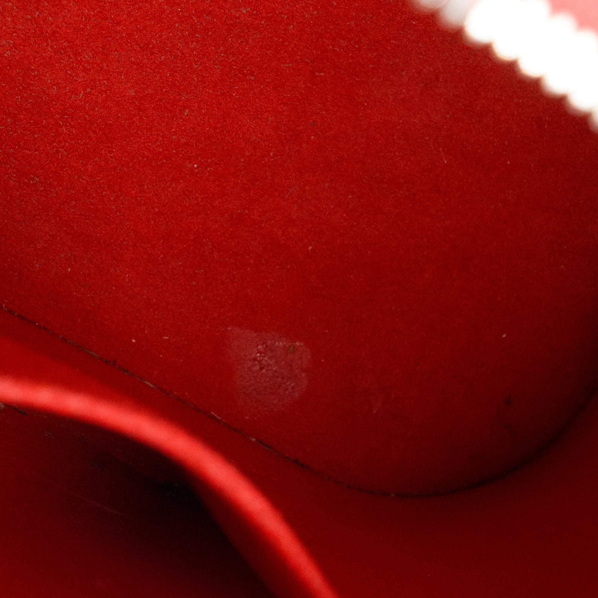 LOUIS VUITTON - Sac à bandoulière Alma BB Louis Vuitton en cuir épi rouge