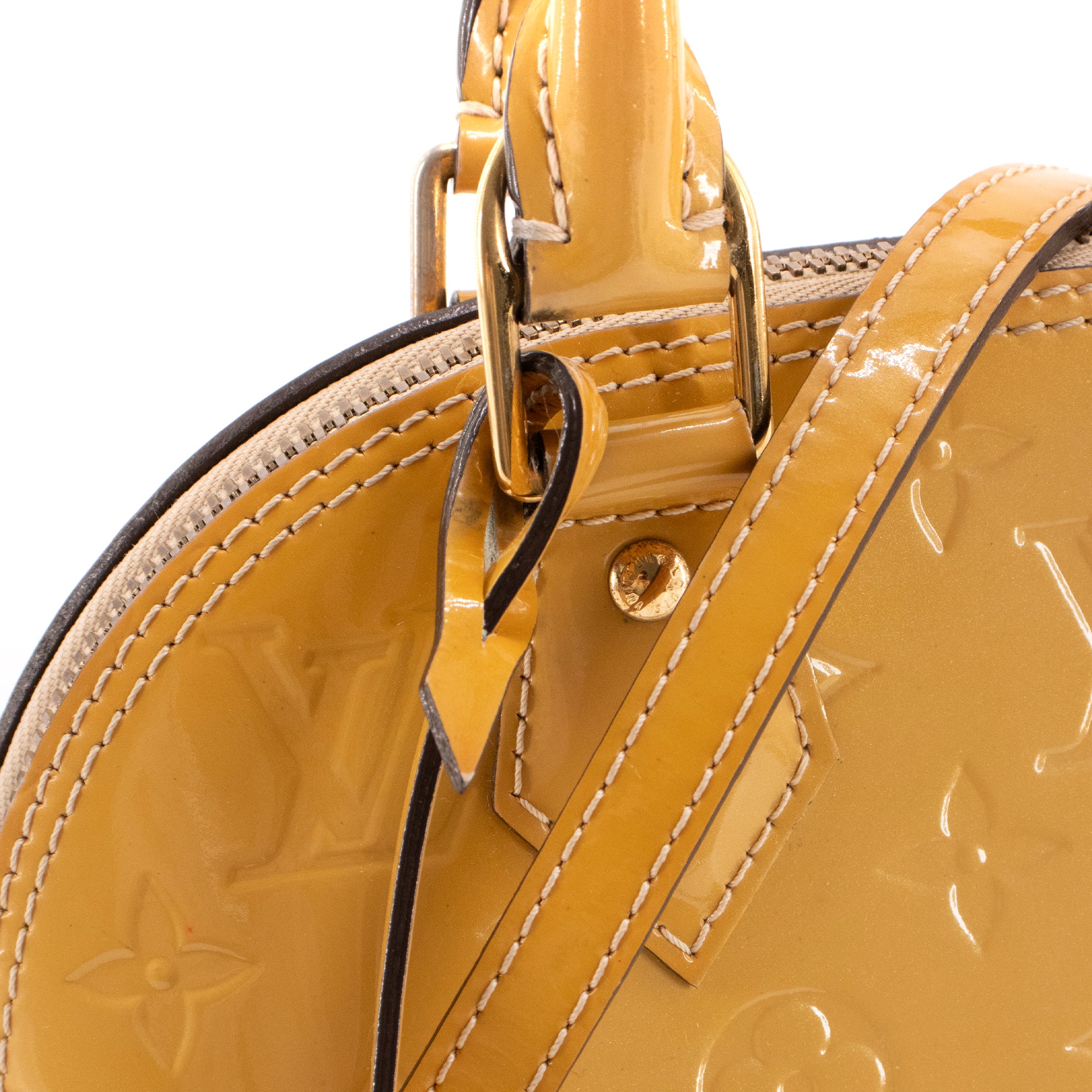 LOUIS VUITTON - Sac à bandoulière Alma BB Louis Vuitton en cuir verni jaune moutarde
