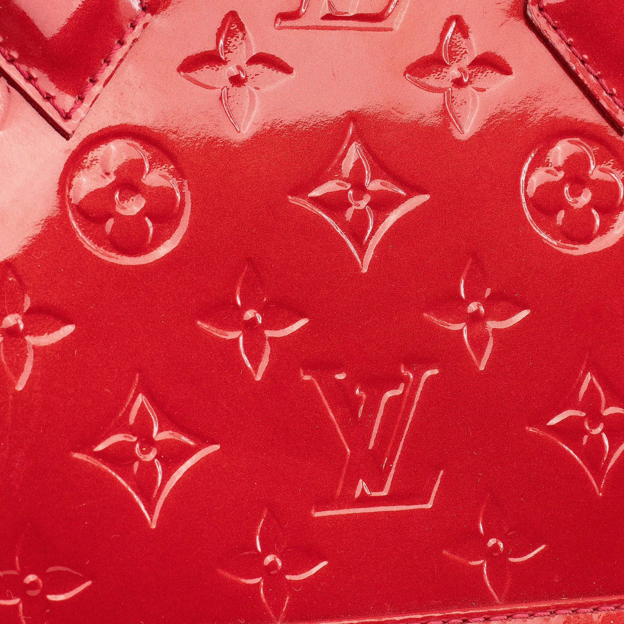 LOUIS VUITTON - Sac à bandoulière Alma BB Louis Vuitton en cuir verni rouge