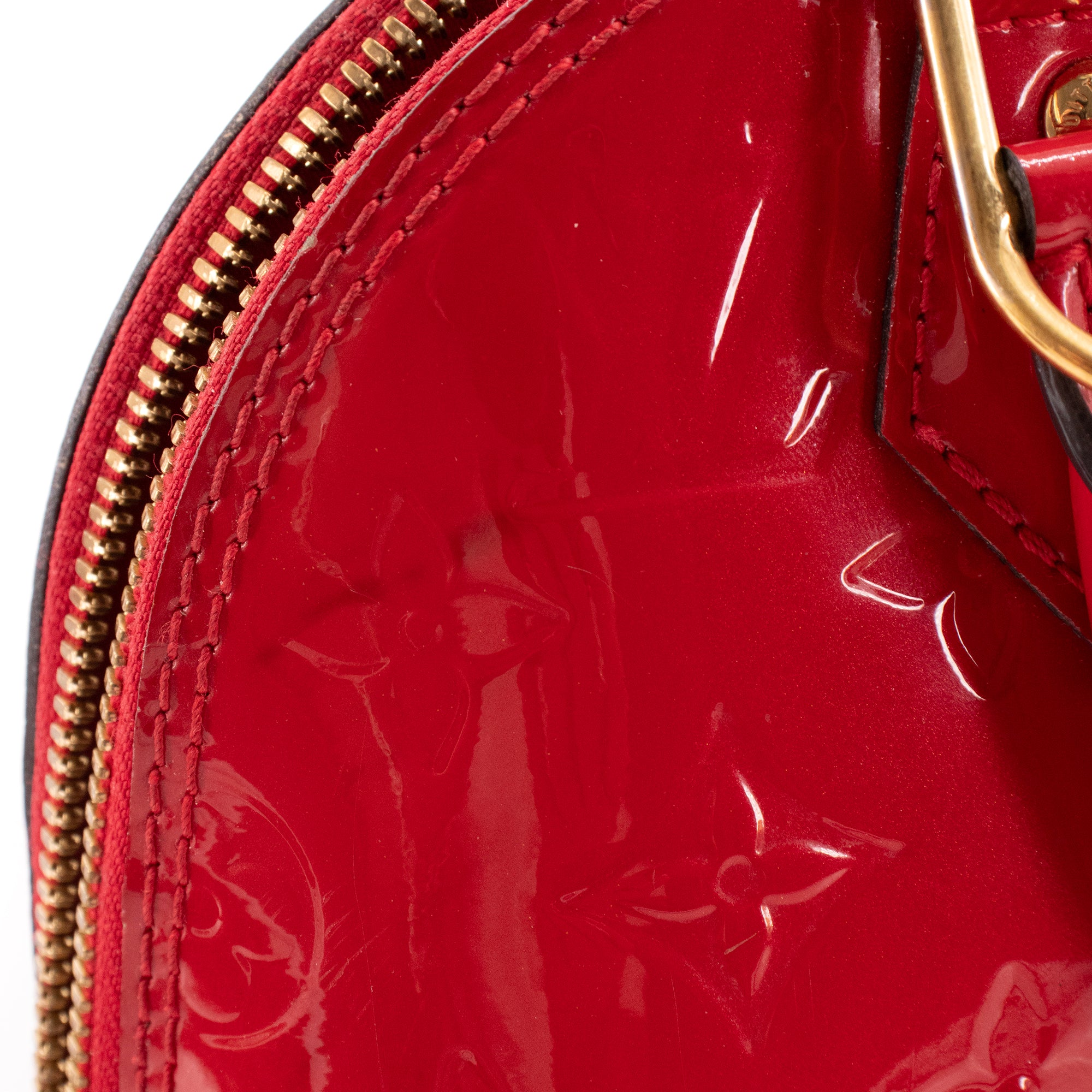 LOUIS VUITTON - Sac à bandoulière Alma BB Louis Vuitton en cuir verni rouge