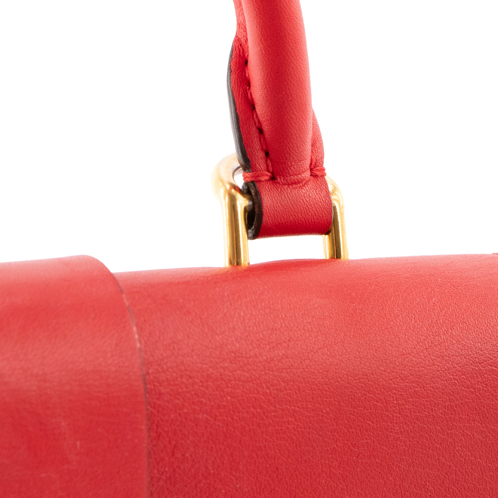 LOUIS VUITTON - Sac à bandoulière Locky BB Louis Vuitton en toile enduite monogrammée et cuir rouge