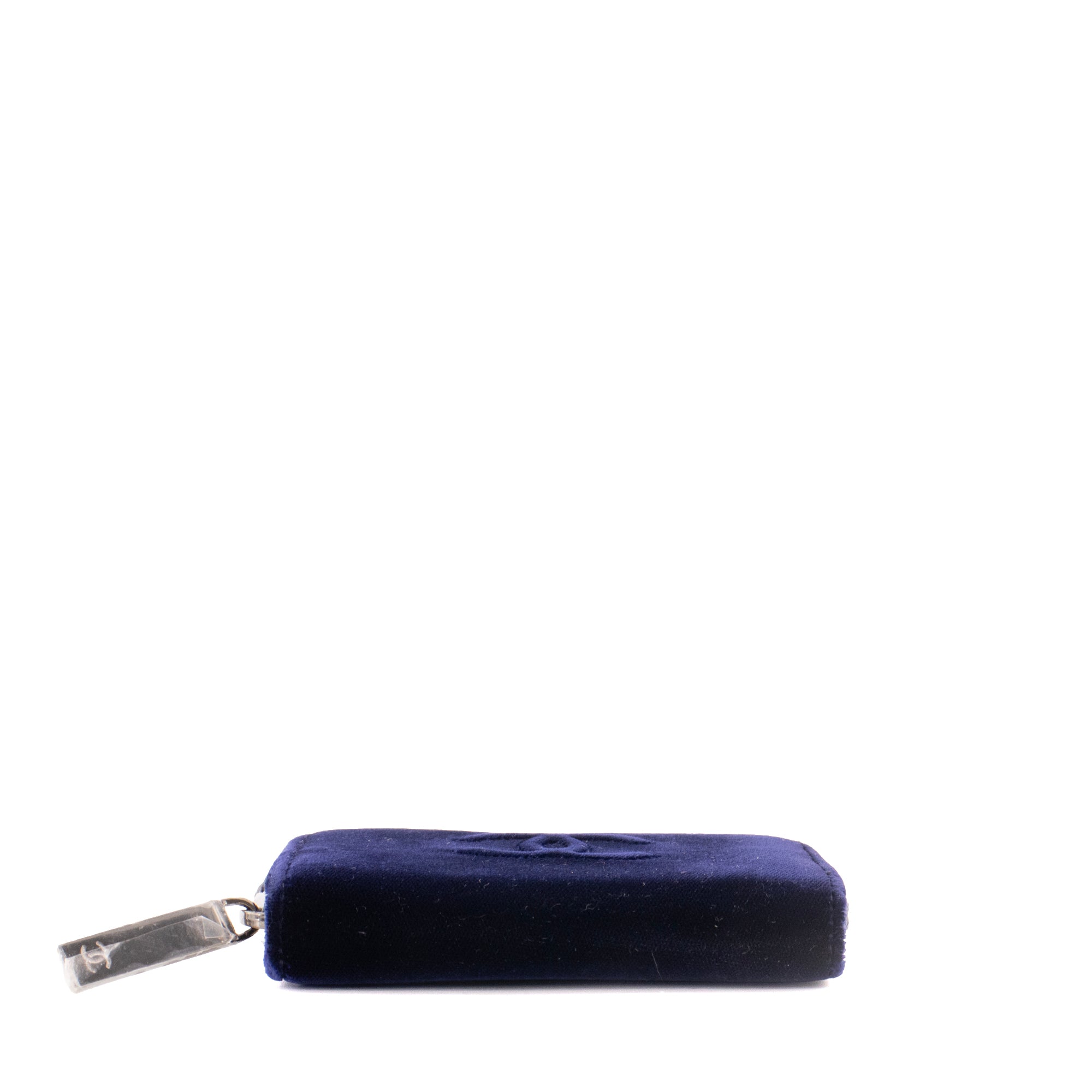 CHANEL - Porte-monnaie Chanel en velours bleu marine