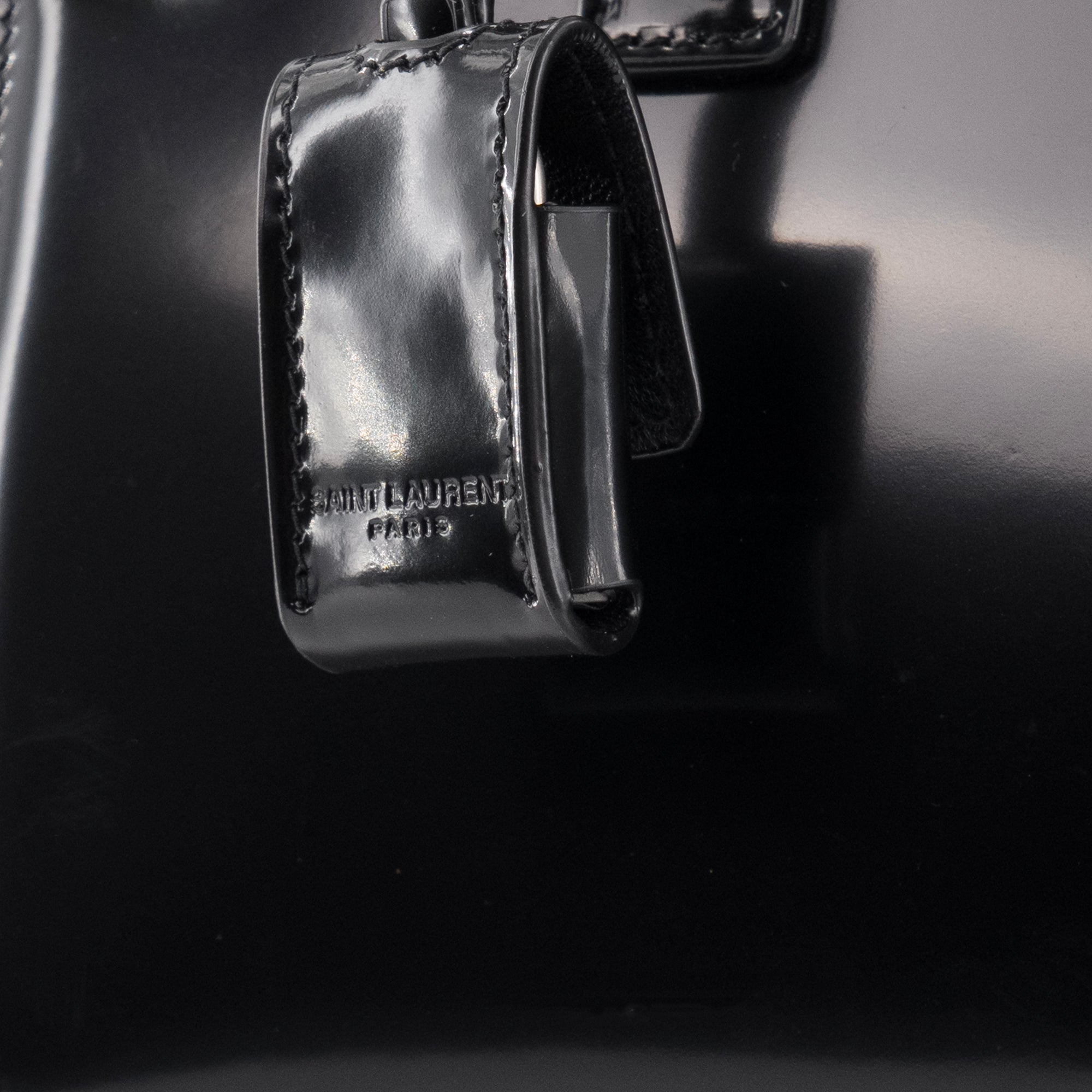 SAINT LAURENT - Sac de Jour nano Saint Laurent en cuir glacé noir