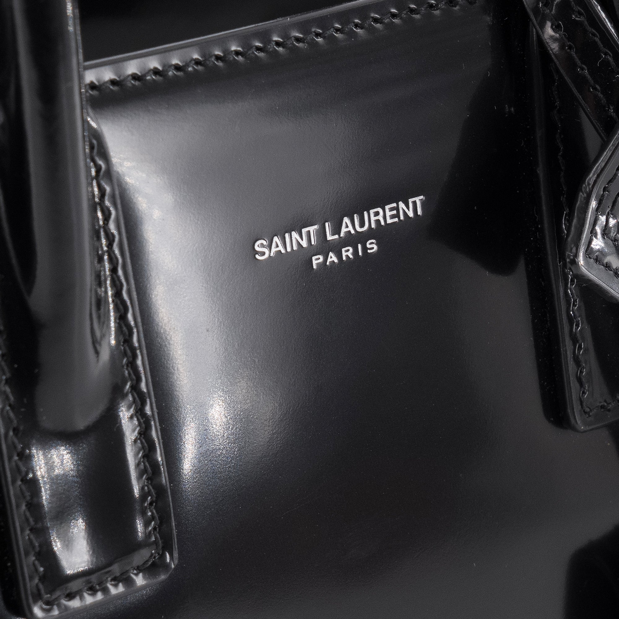 SAINT LAURENT - Sac de Jour nano Saint Laurent en cuir glacé noir