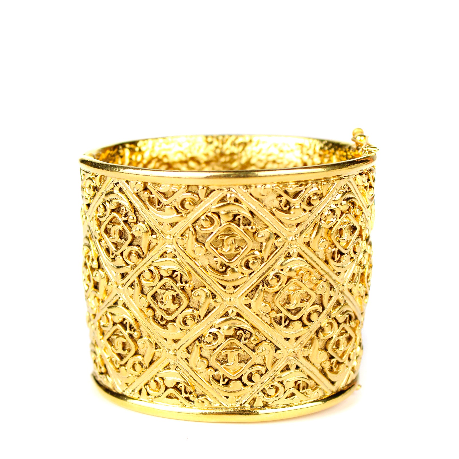 CHANEL - Gold-plated cuff