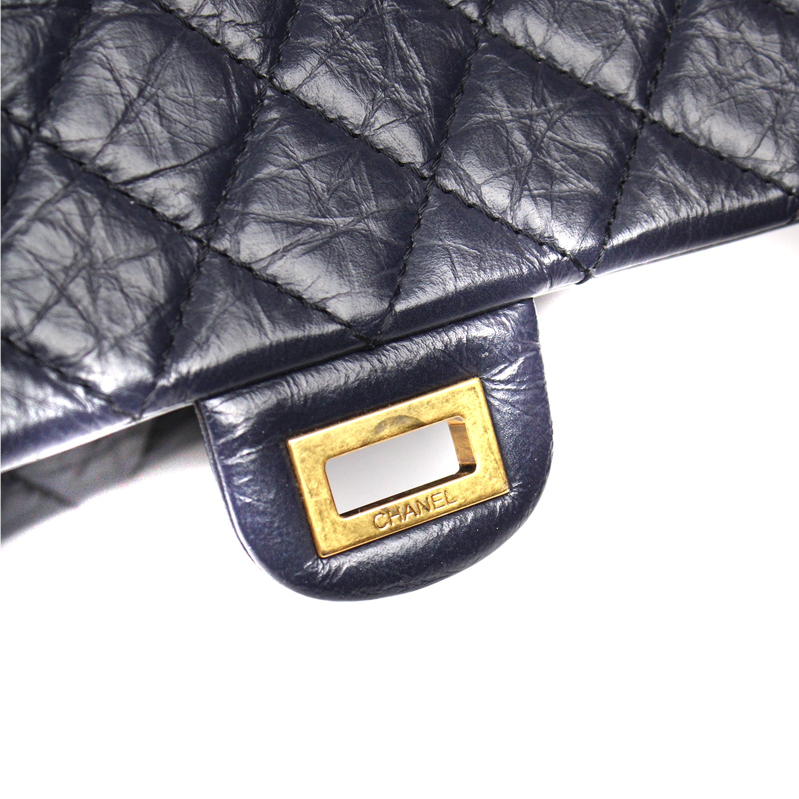 CHANEL - Sac 2.55 en cuir bleu nuit