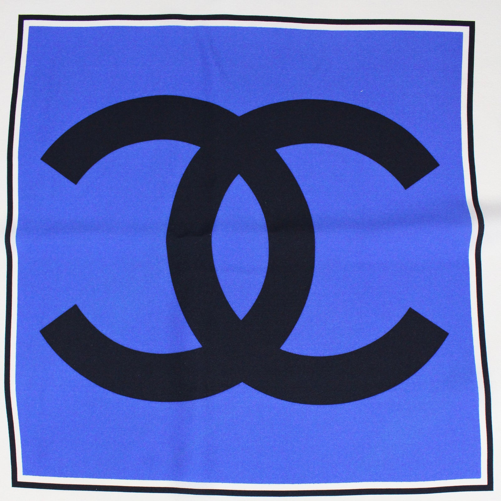 CHANEL - Carré de soie