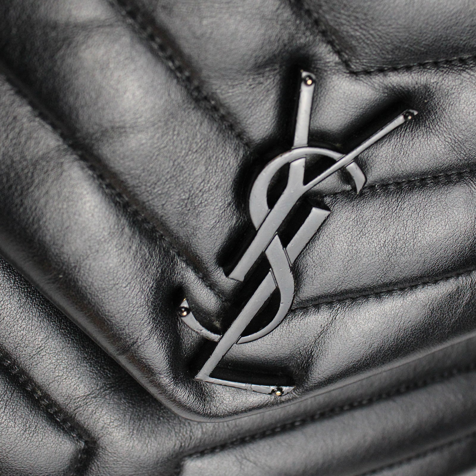 SAINT LAURENT - Loulou moyen en cuir matelassé full black