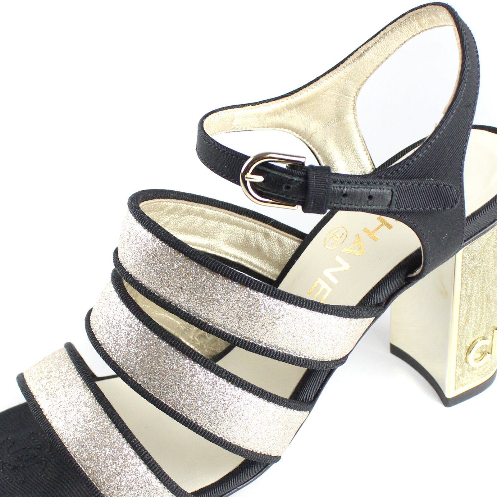 Gold heeled sandals (T38)