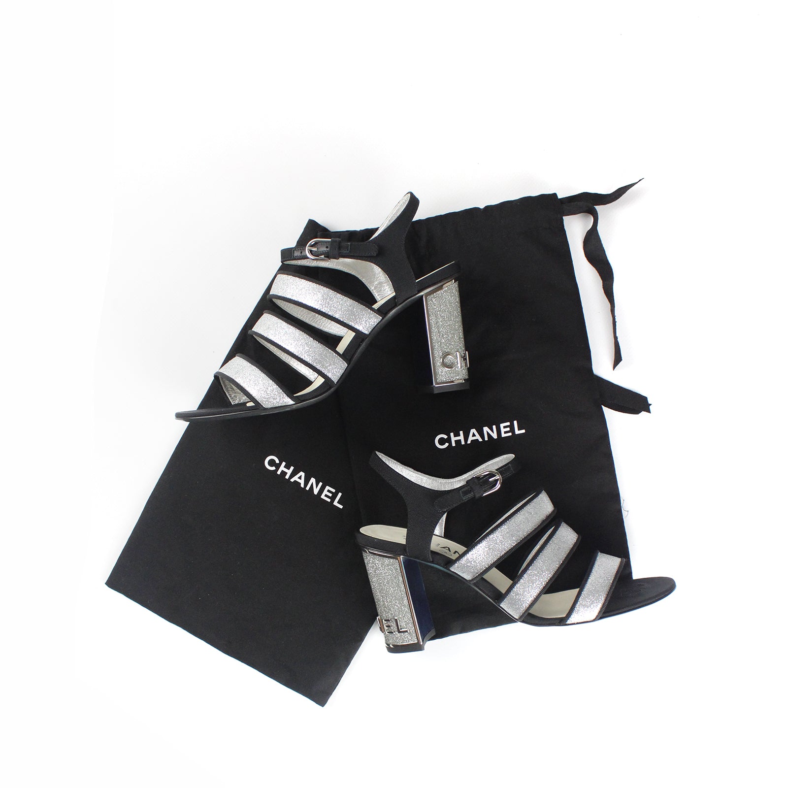 Silver heeled sandals (T38)