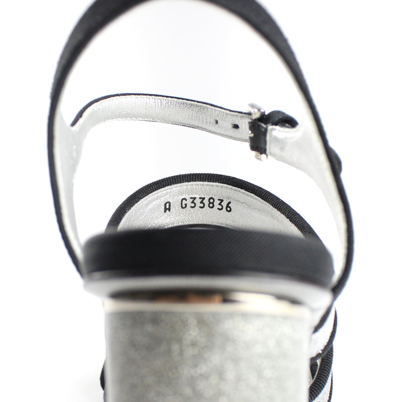 Silver heeled sandals (T38)