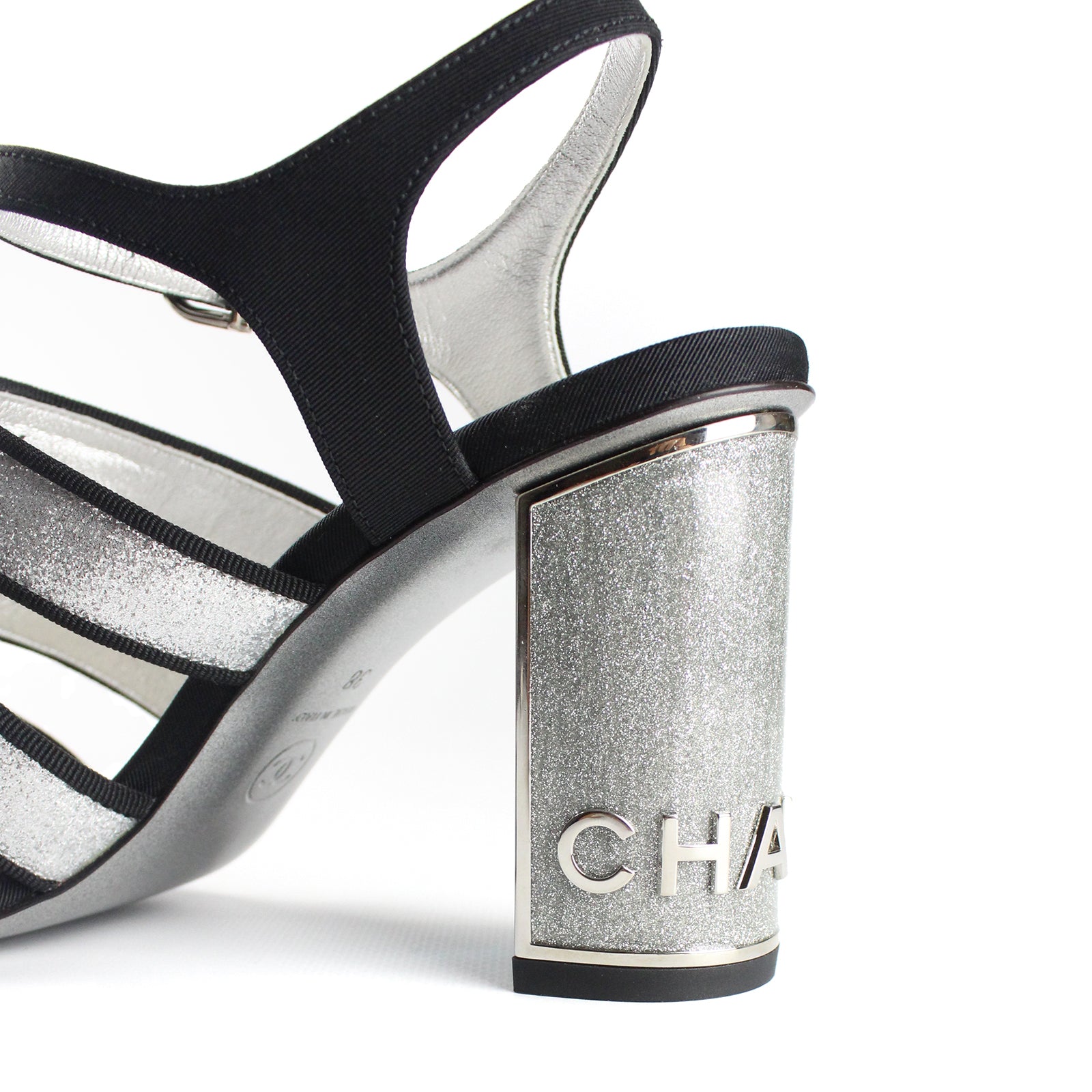 Silver heeled sandals (T38)